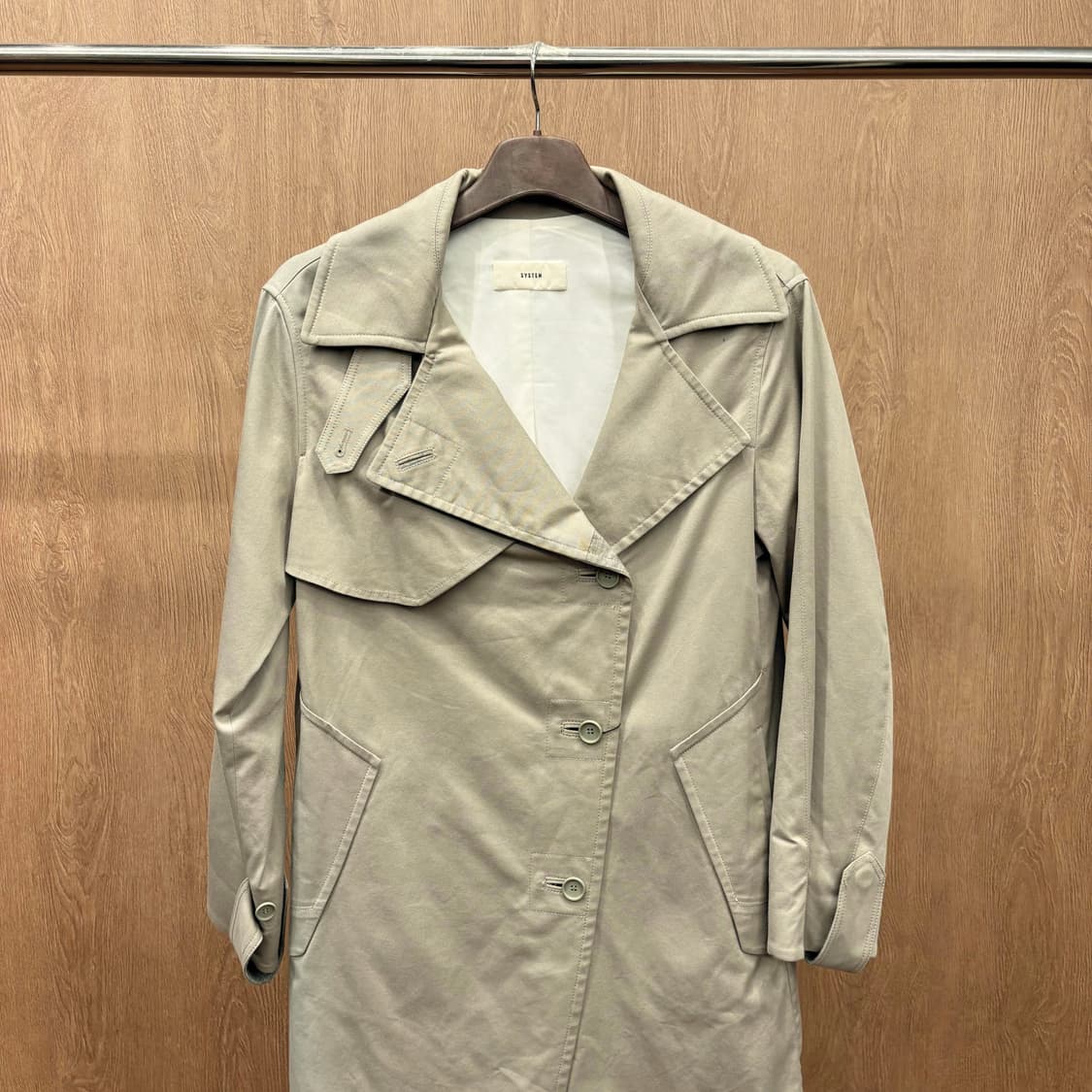 시스템 트렌치 미디 코트 언밸런스 프론트 허리 스트랩 슬릿 디테일 베이지 상품이미지4