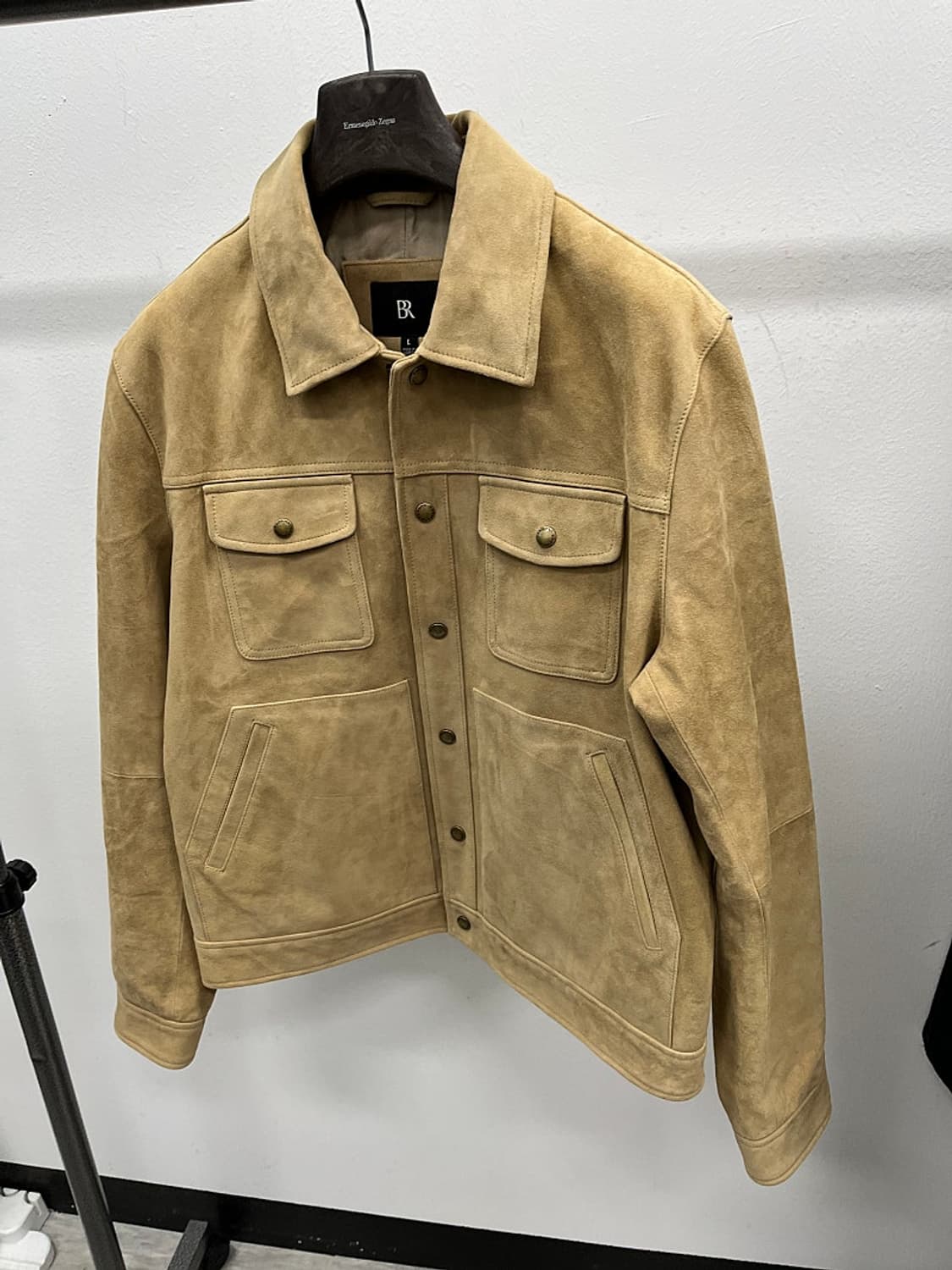 105) 바나나리퍼블릭 24ss 스웨이드 트러커  상품이미지1