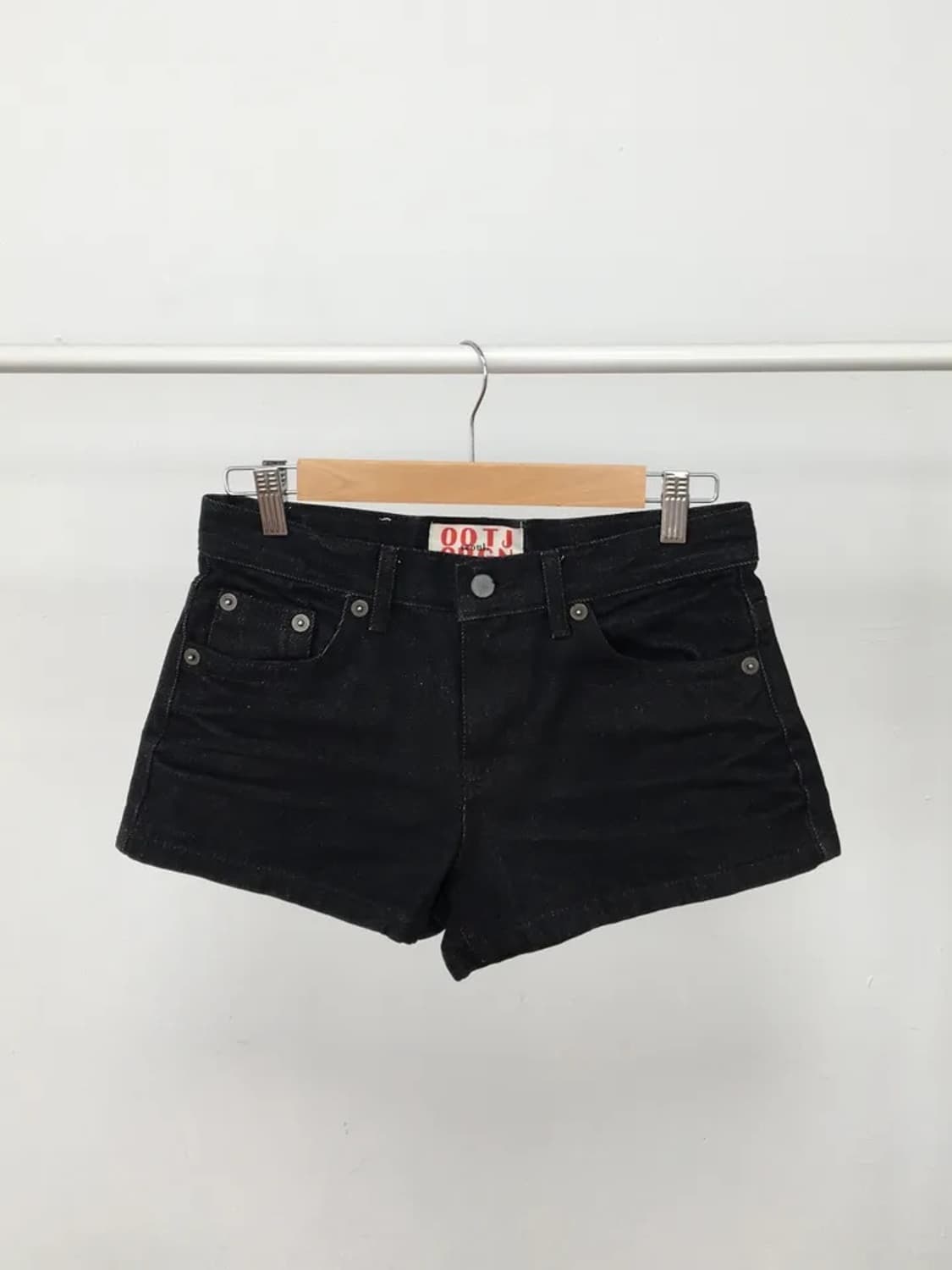 OOTJ 흑청 블랙 데님 숏팬츠 로우라이즈 논페이드 반바지 에이라인 상품이미지1