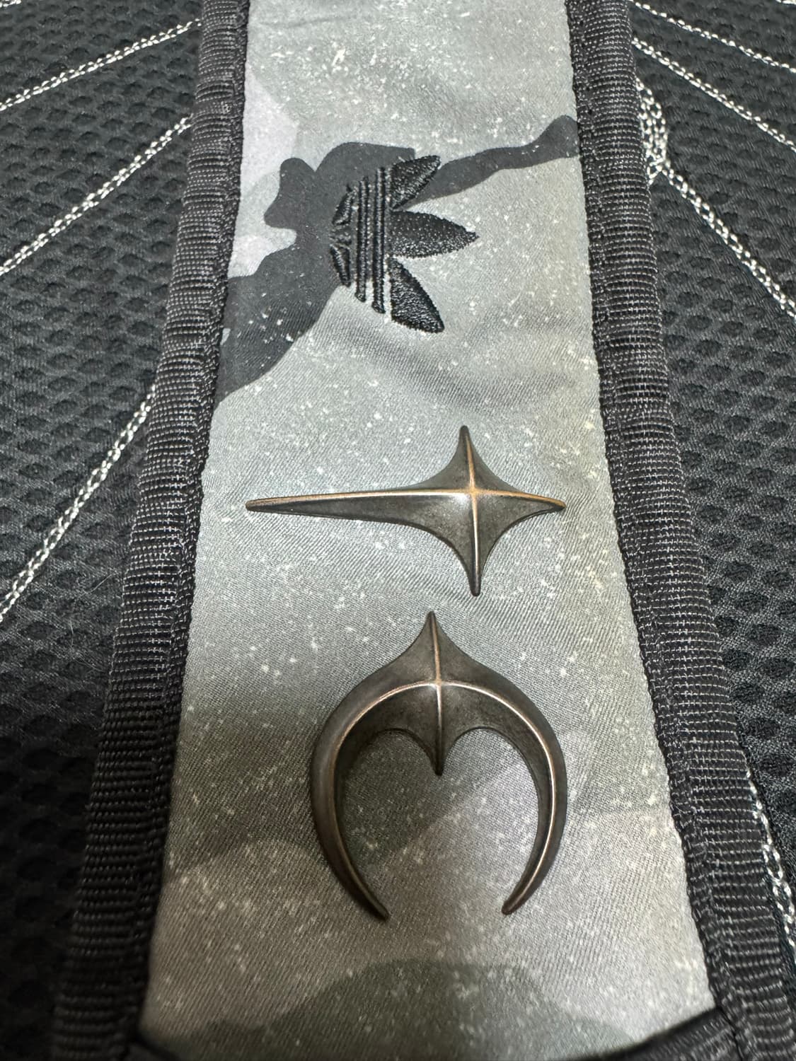 아디다스 오리지널스 × 떠그클럽 슬링백 상품이미지3