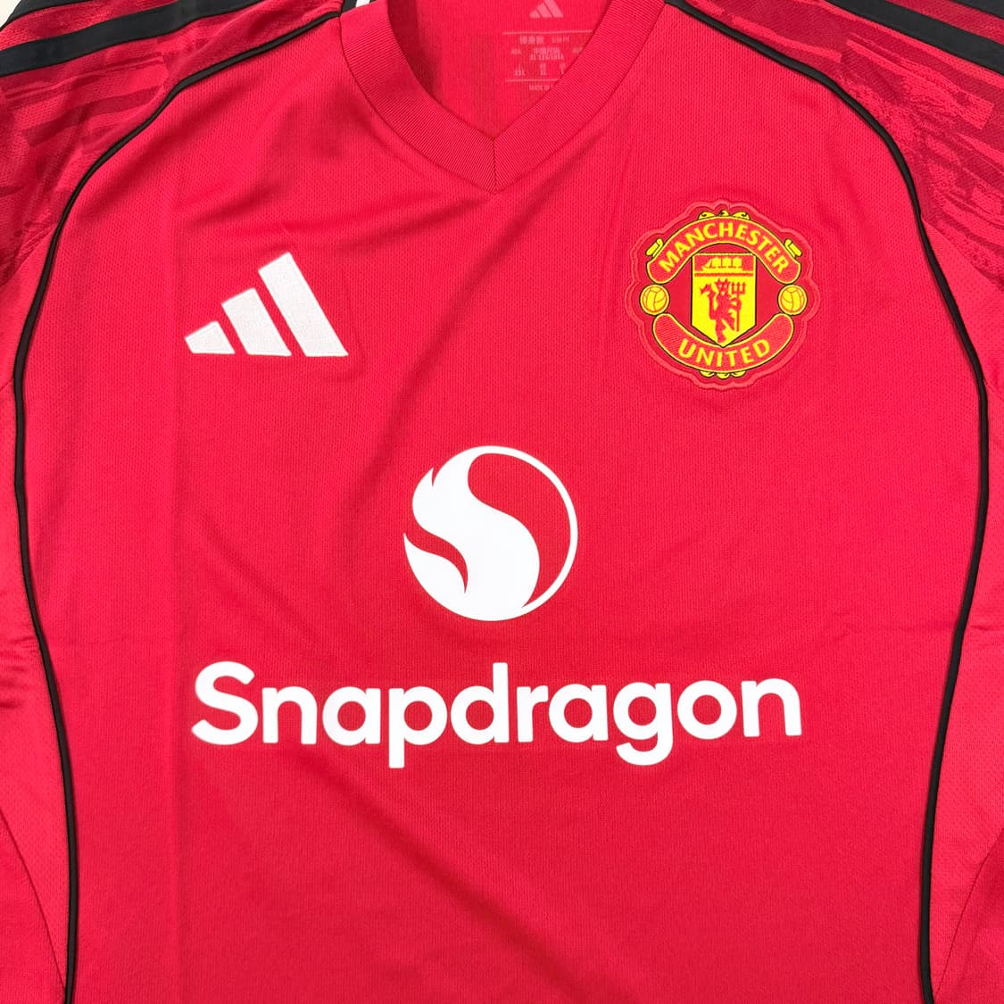 25-26 맨유 홈 음베모 유니폼 상품이미지4