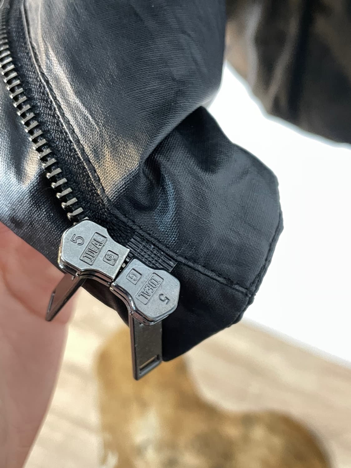 Dkny 하이 넥 코팅 조끼 패딩  상품이미지7