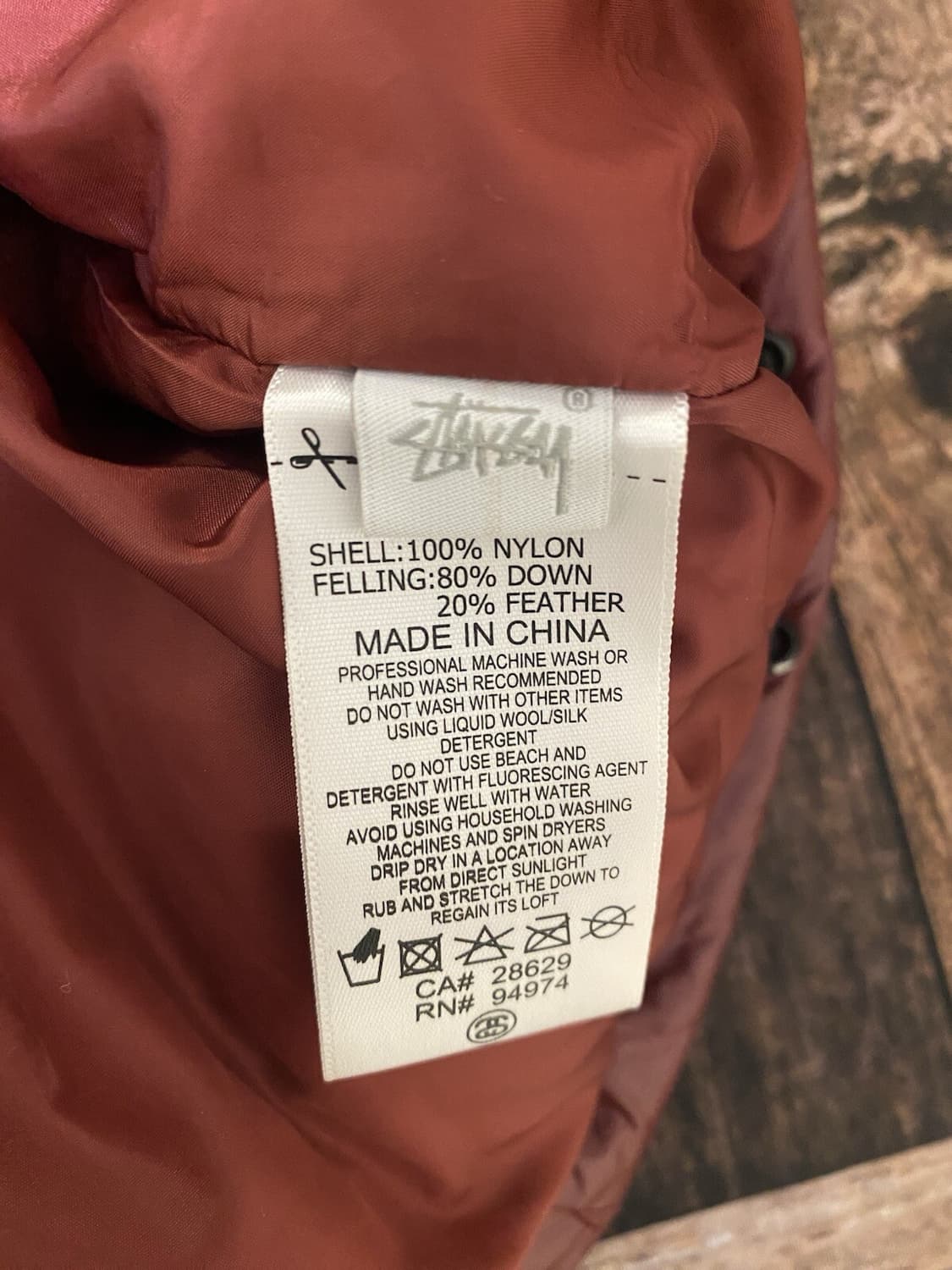 스투시 다운 패딩자켓 와인 레드 상품이미지8