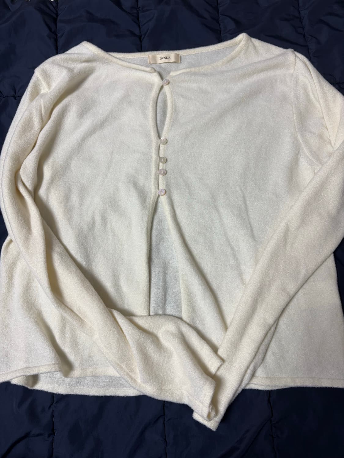 오브네어 Serre Button Cardigan Spring Ivory 상품이미지2