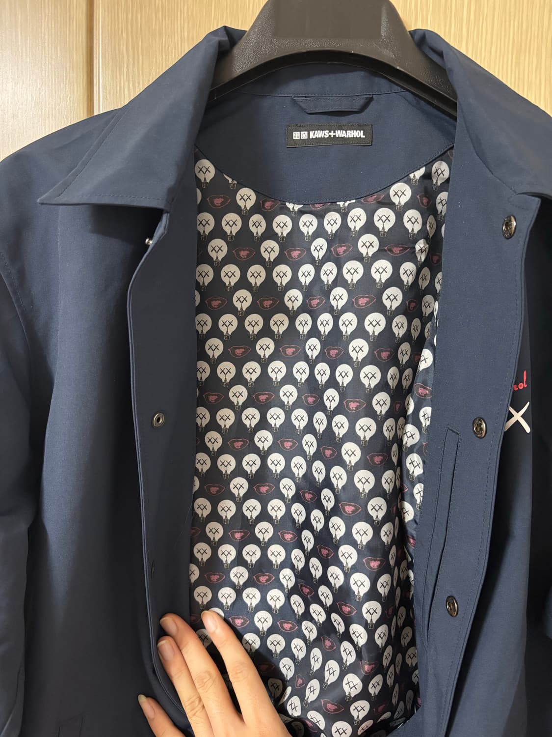 유니클로 UT x 카우스 x 워홀 코치 자켓 네이비 상품이미지6