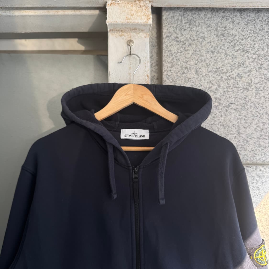 스톤아일랜드 와펜패치 후드집업 상품이미지4