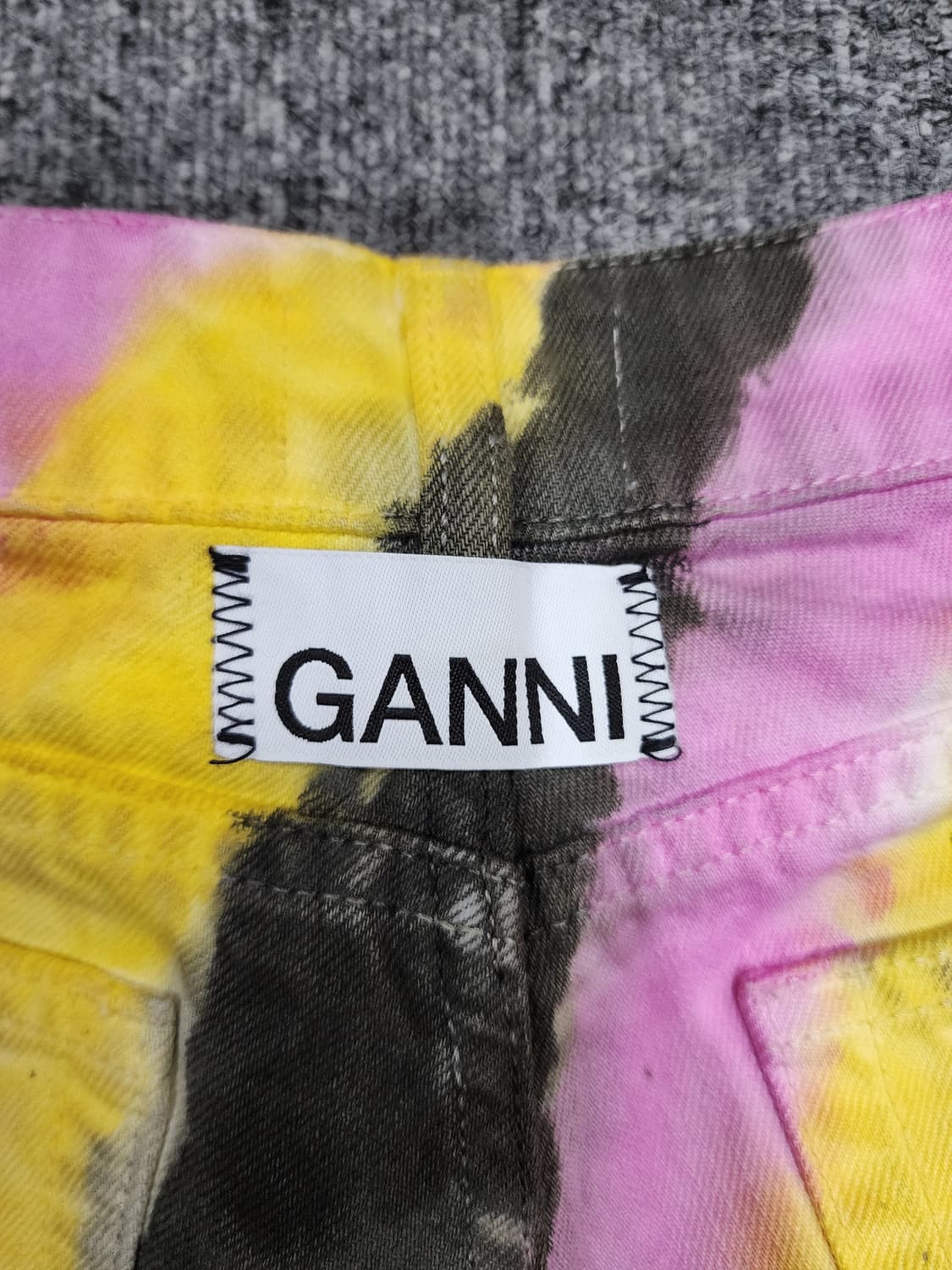 GANNI 가니 멀티 컬러 워시드 타이다이 데님 쇼츠 반바지 25 상품이미지5