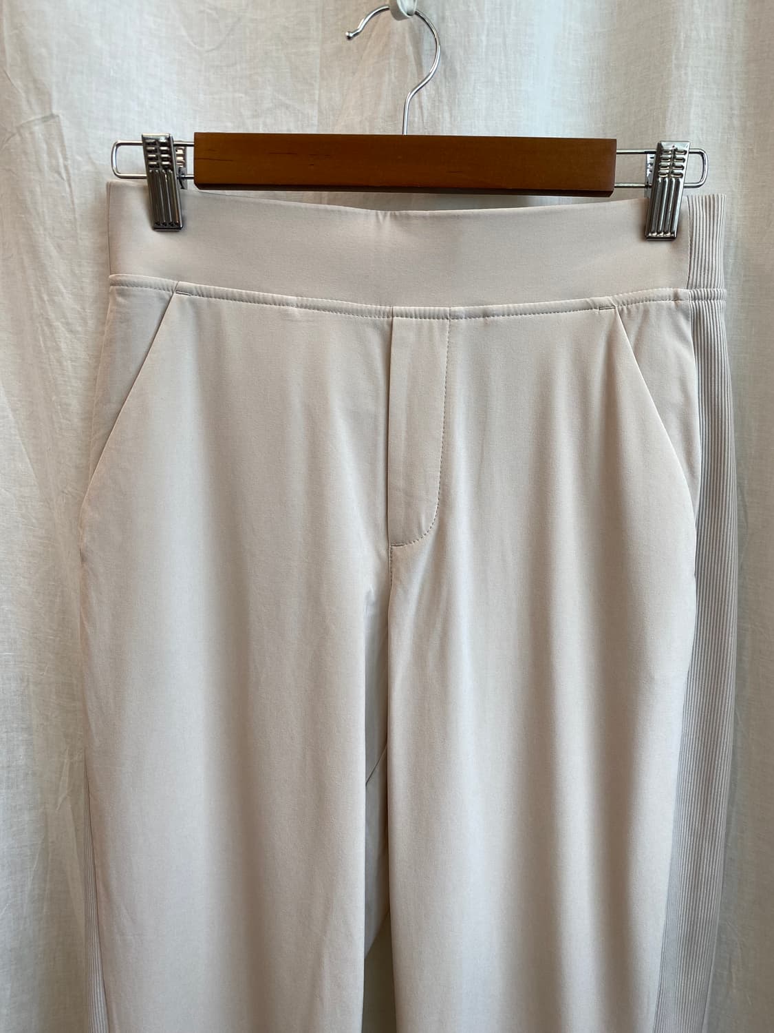 ATHLETA 베이지 트레이닝팬츠(M) 상품이미지2