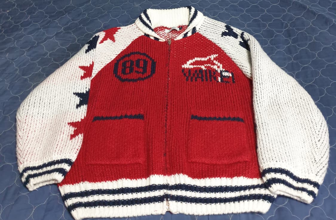 WAIKEI 와이케이 돌핀스타로고 혜비 니트집업 레드 (1사이즈) 상품이미지2