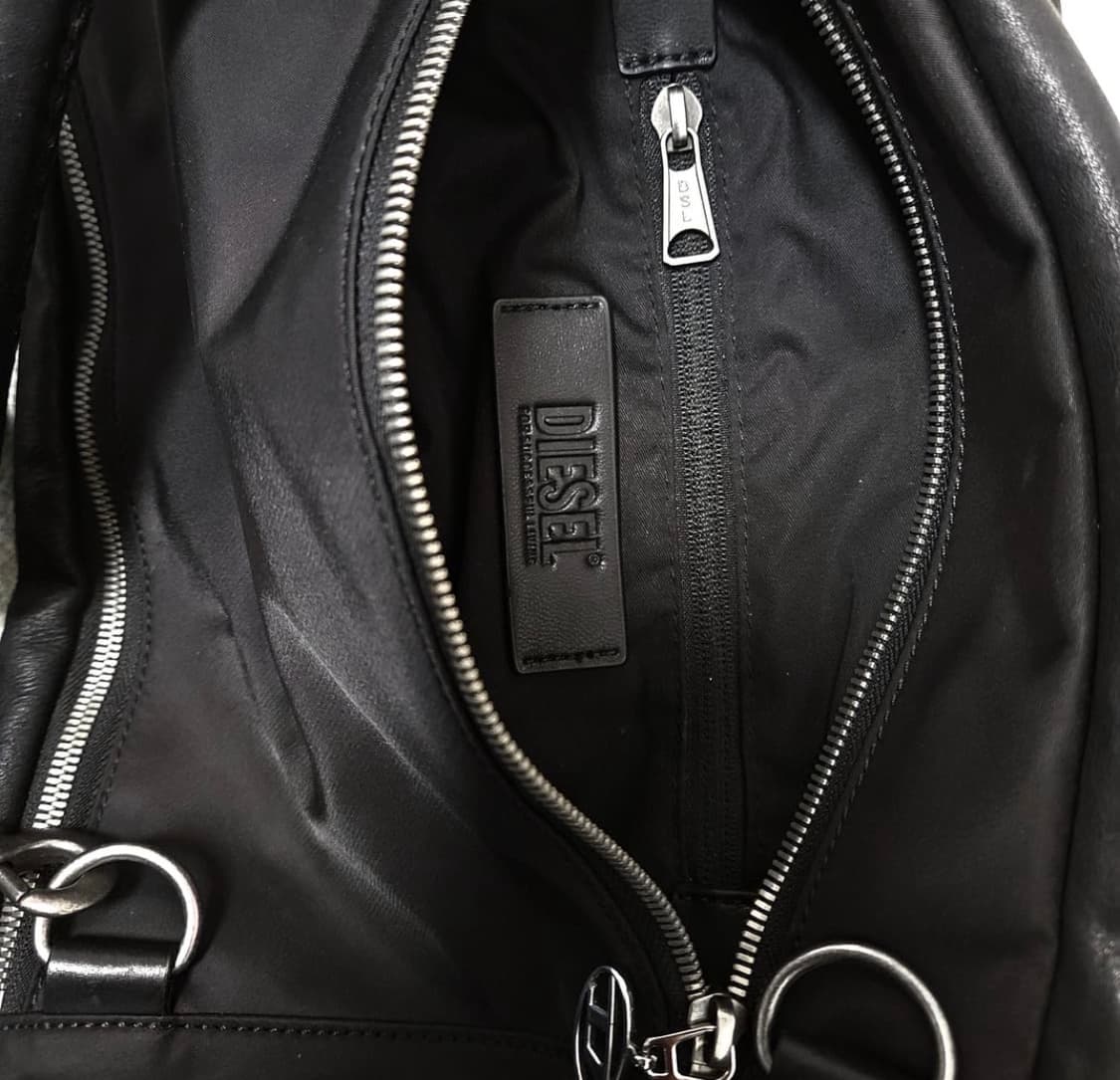 Diesel Leather Sling bag 상품이미지3