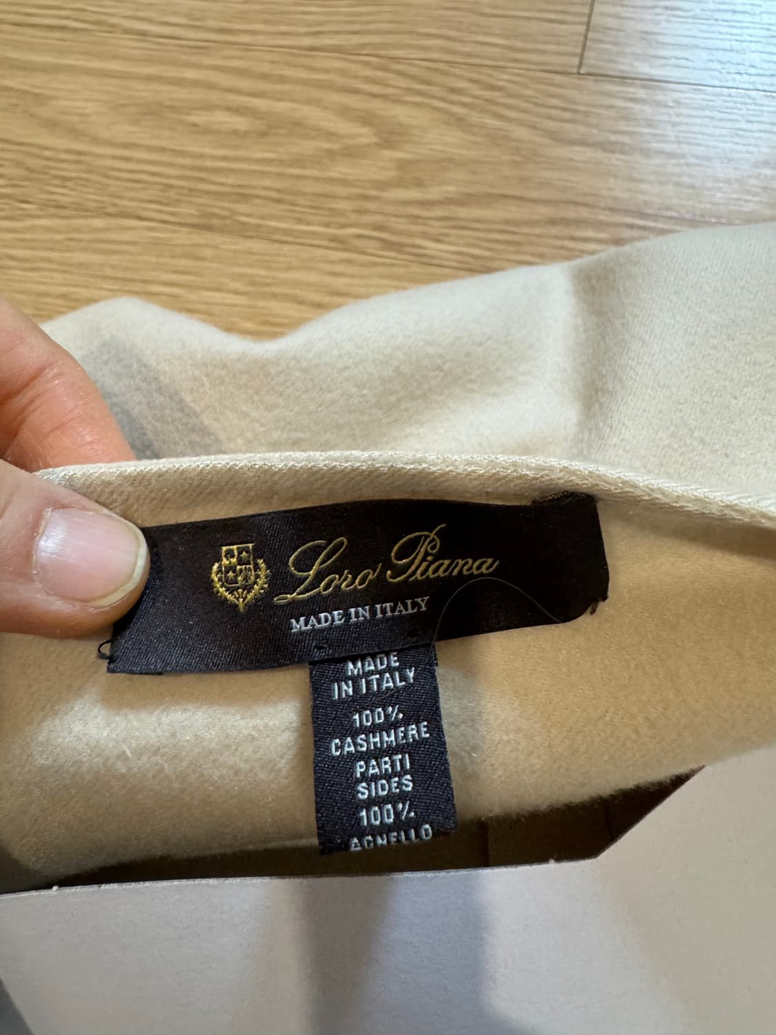로로피아나 캐시미어 케이프 상품이미지8