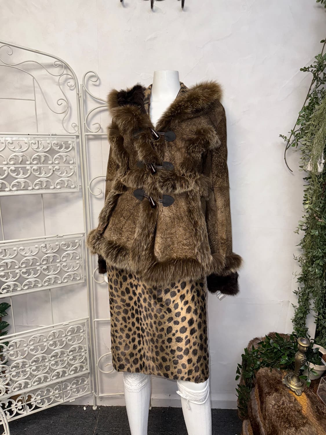 Brown tie dye rabbit&fox fur duffle 무스탕 상품이미지5