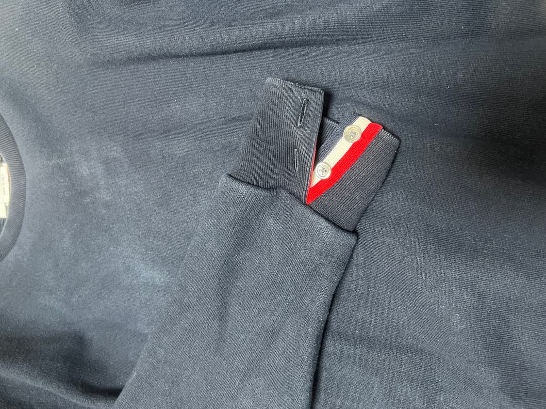 톰브라운 백삼선 맨투맨 num3 판매합니다 상품이미지3