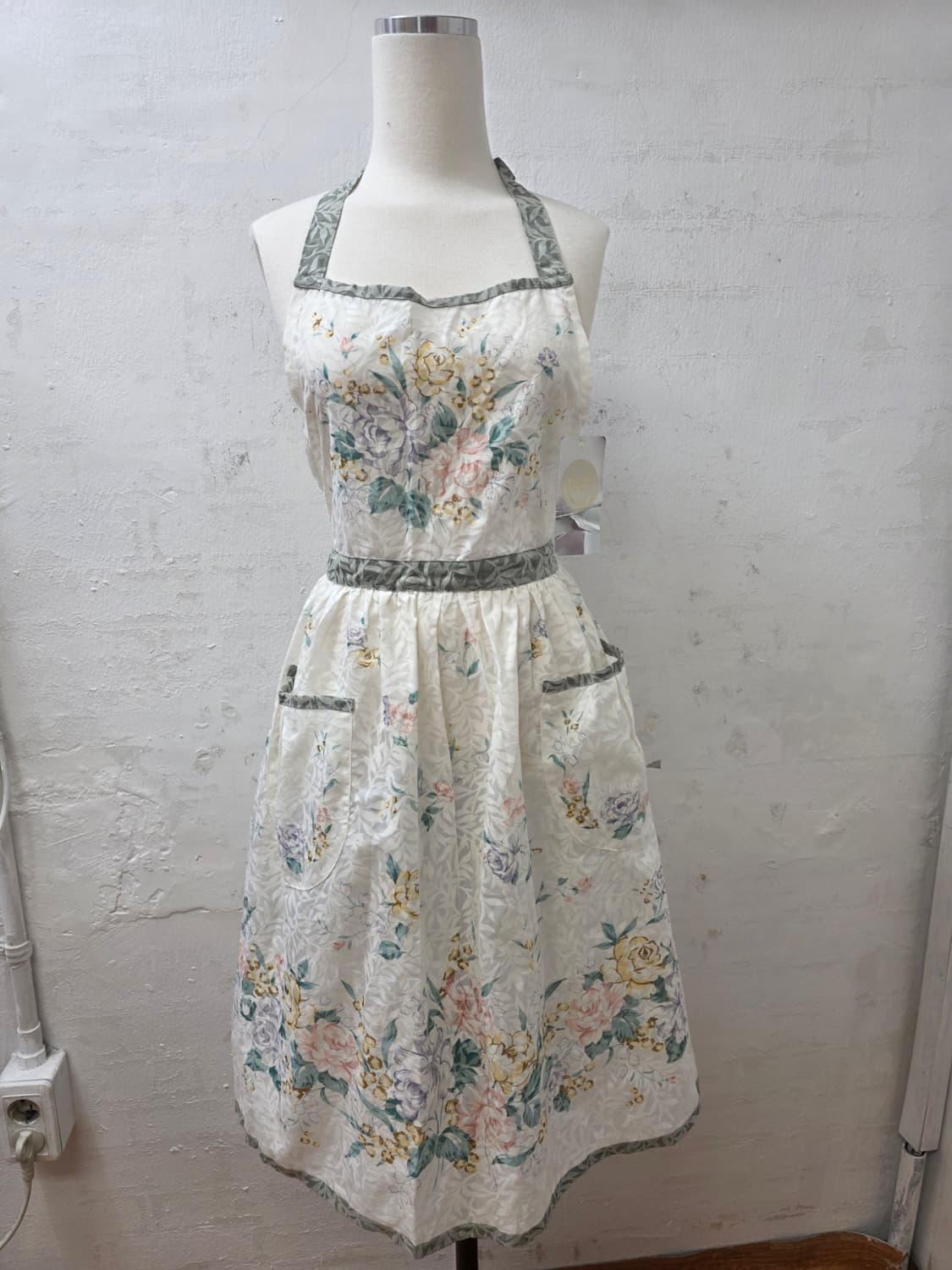 크리스찬디올 플로럴에이프런 상품이미지1