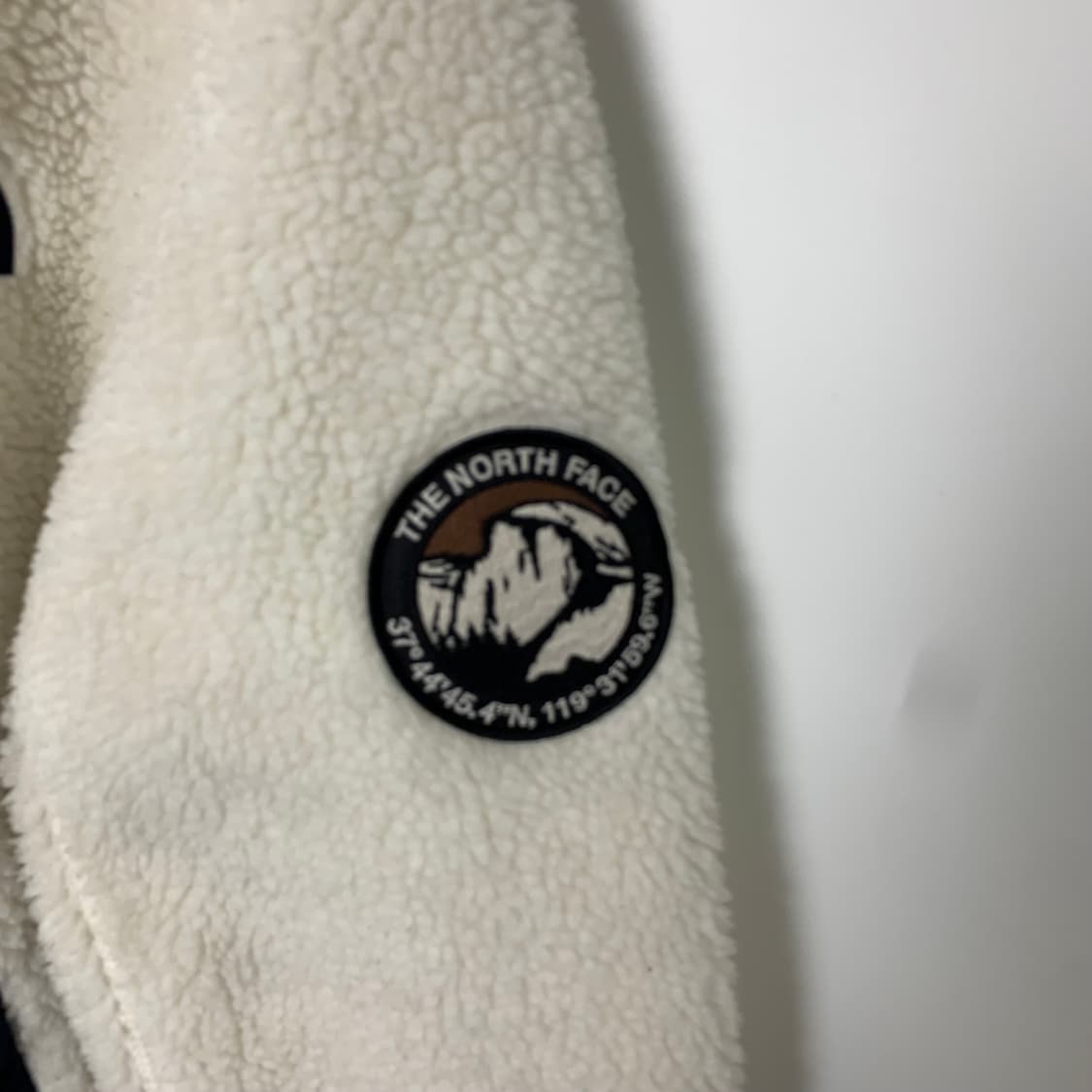 노스페이스 신형 화이트 쉐르파 플리스 자켓 상품이미지7