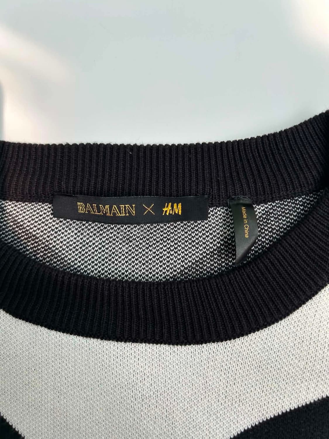 [M] 발망 X H&M 쉐브론 은장 니트 스웨터 상품이미지7
