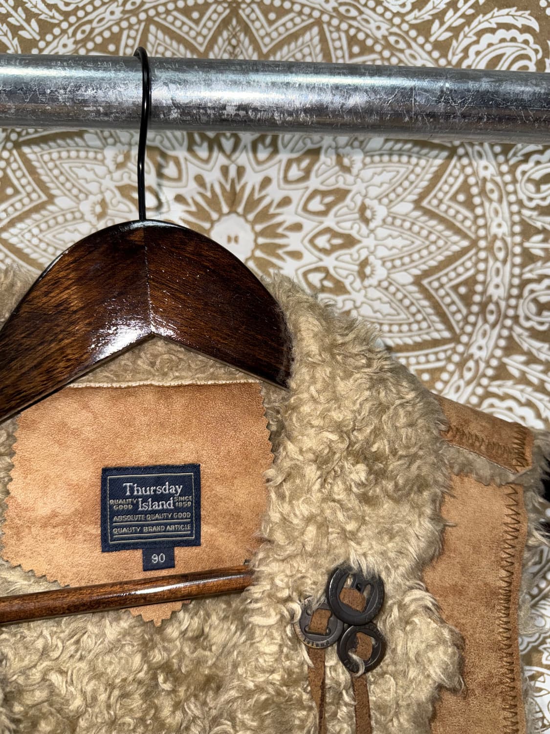 써스데이아일랜드 여성 보헤미안 스웨이드 양털 베스트자켓 상품이미지5