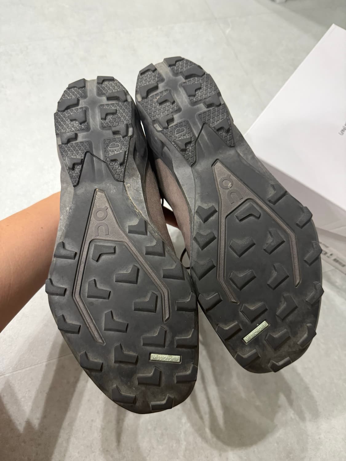 파프 온러닝 클라우드벤쳐 브라운 us13 상품이미지3