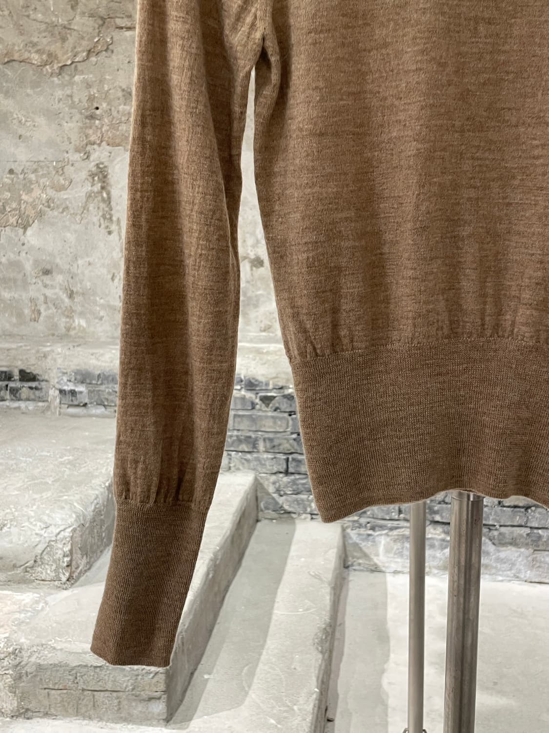 비비안 웨스트우드 레드라벨 멜란지 베이지 터틀넥 orb로고 크롭 니트 상품이미지4