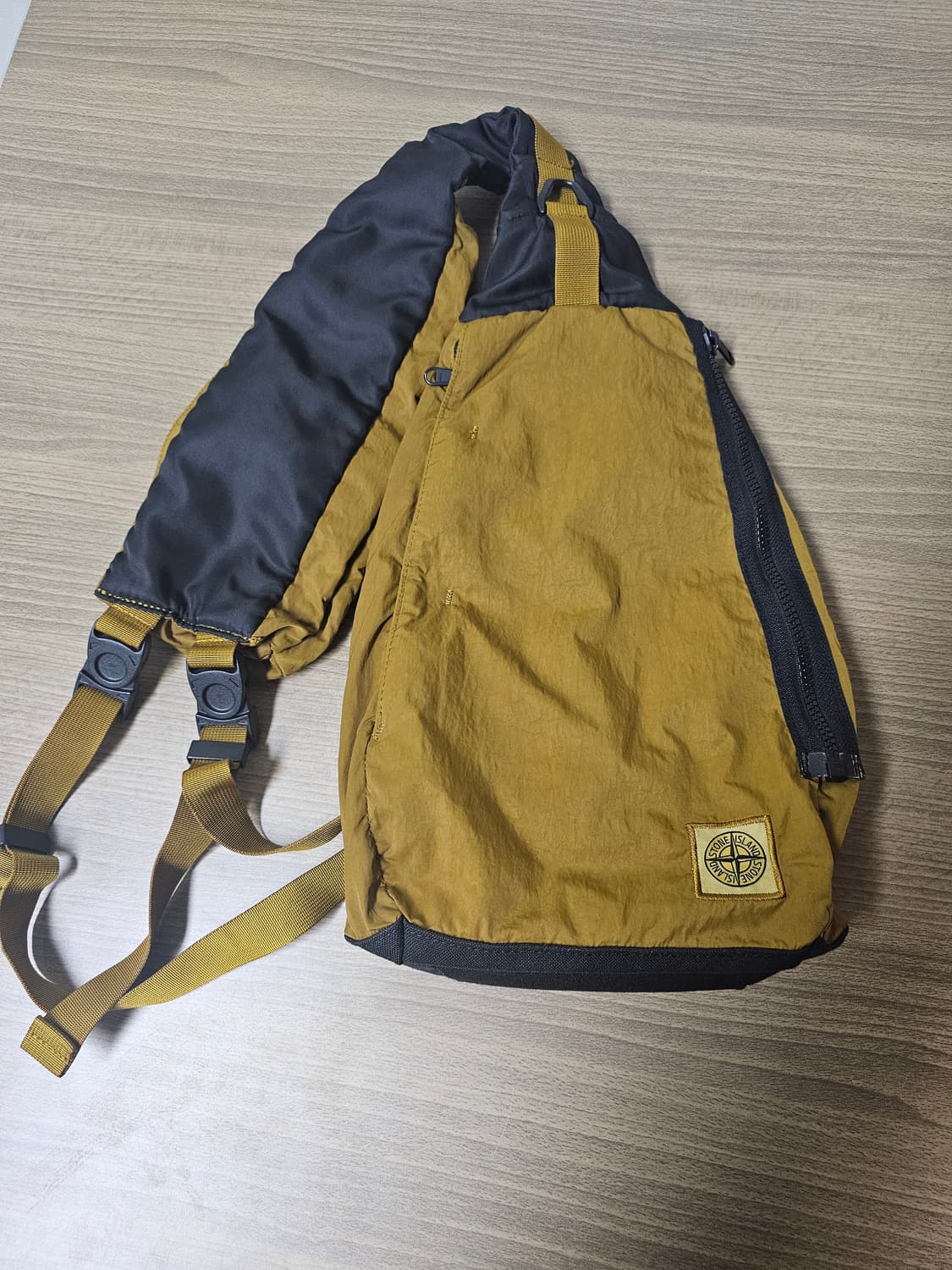 스톤아일랜드 슬링백 상품이미지8