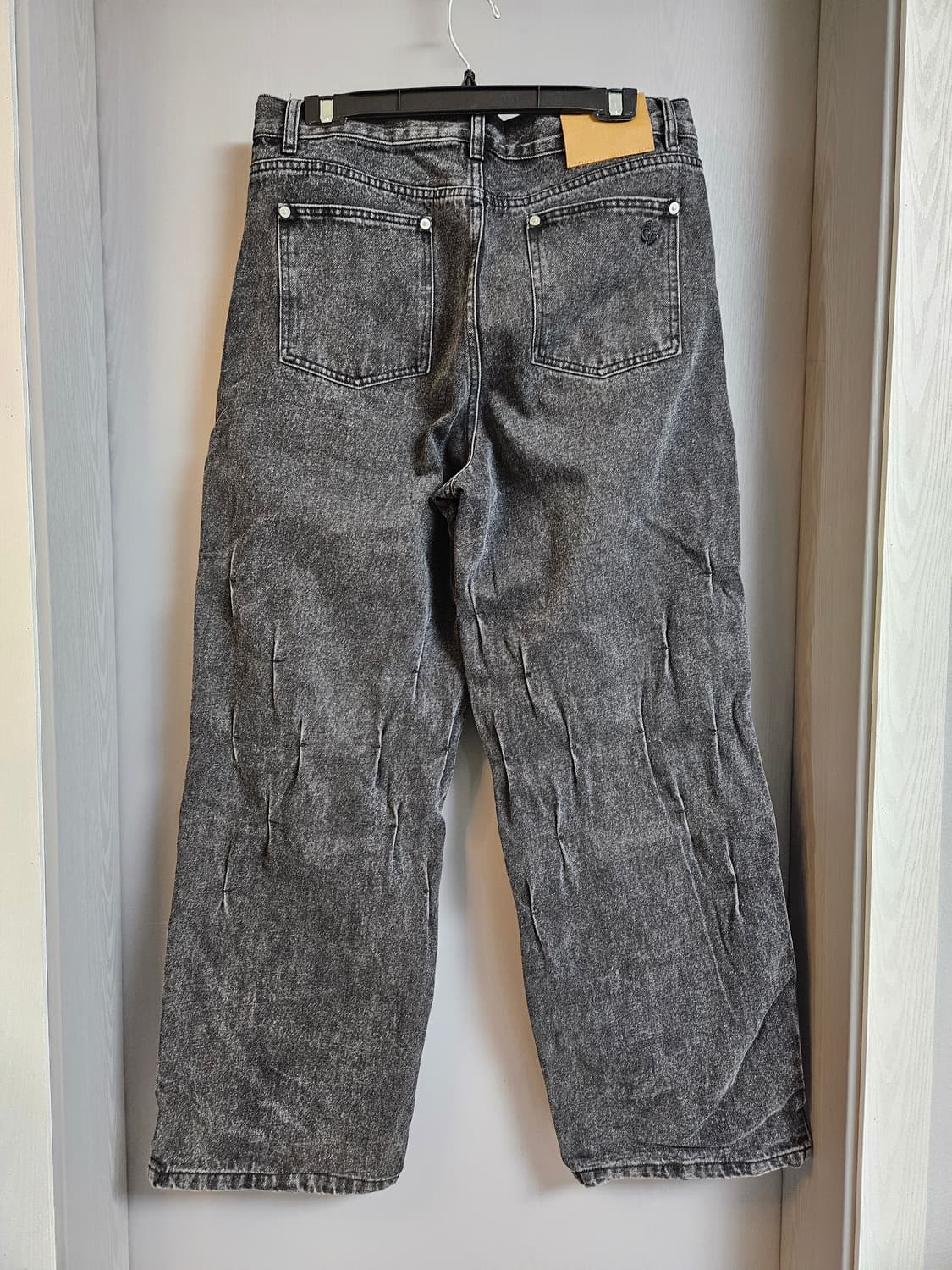 노매뉴얼 스티치 워싱 블랙 데님 팬츠 상품이미지4