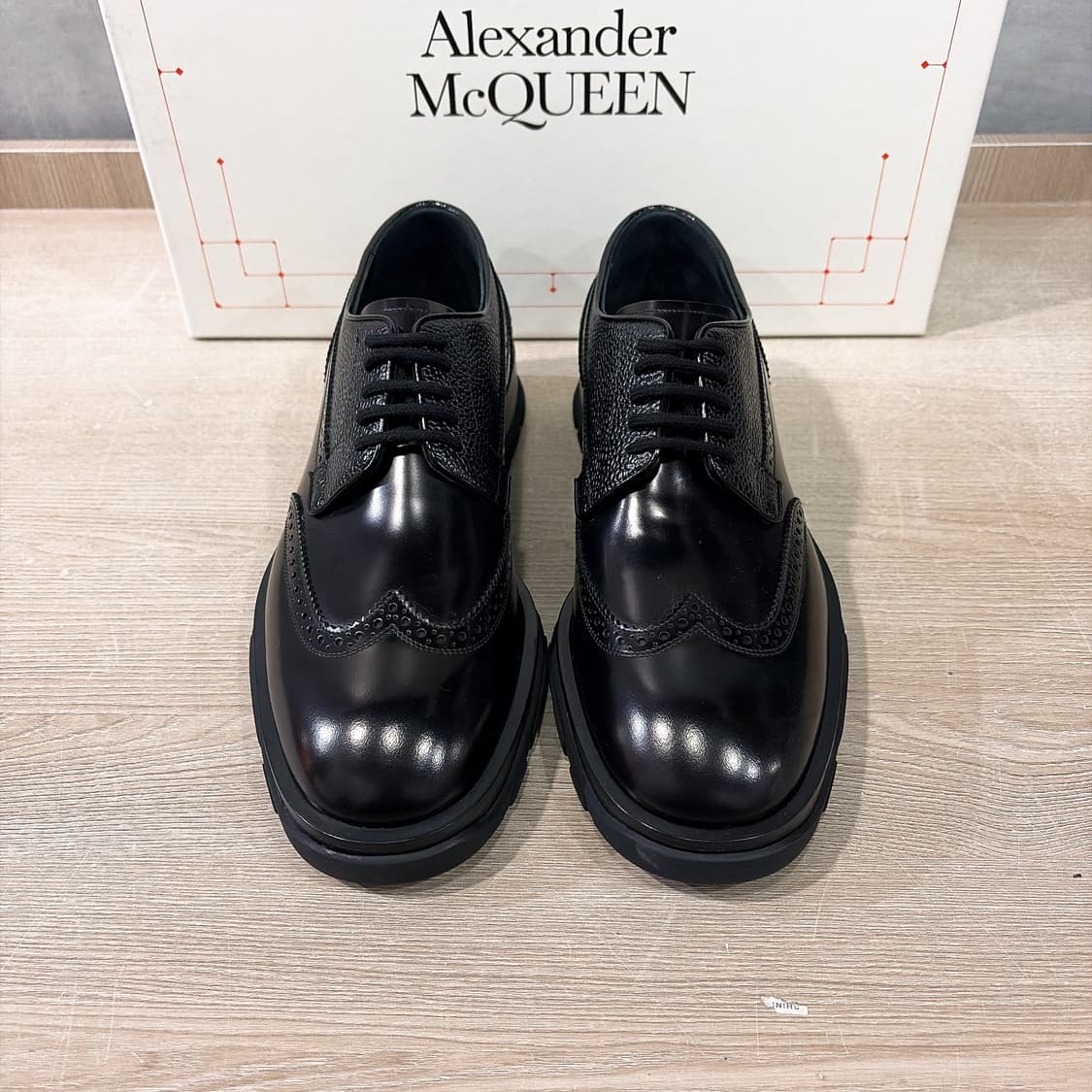 (정품/새상품) 알렉산더 맥퀸 남성 블랙 텍스처 더비 상품이미지1