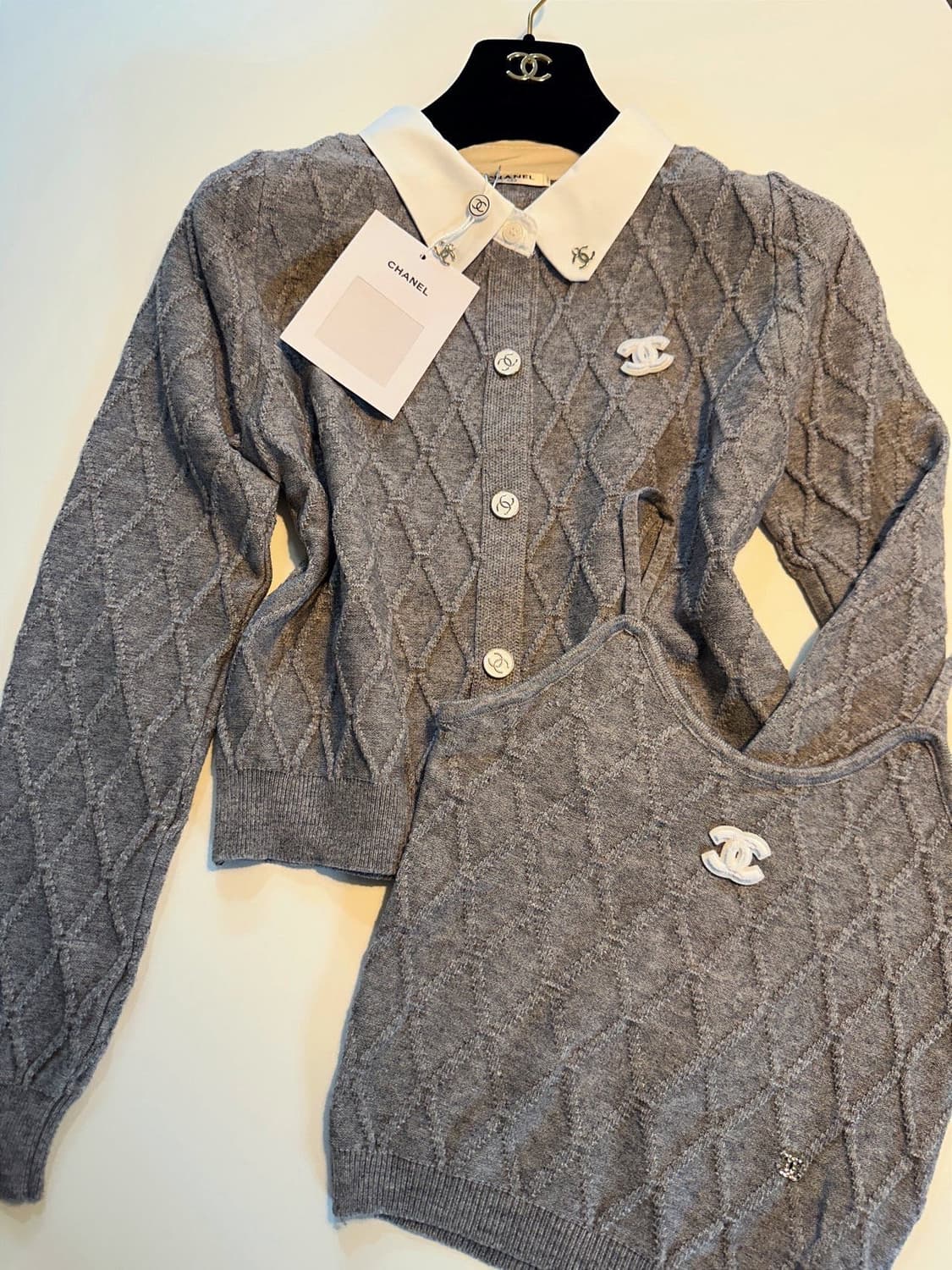 (새상품)샤넬카라가디건나시세트 상품이미지1