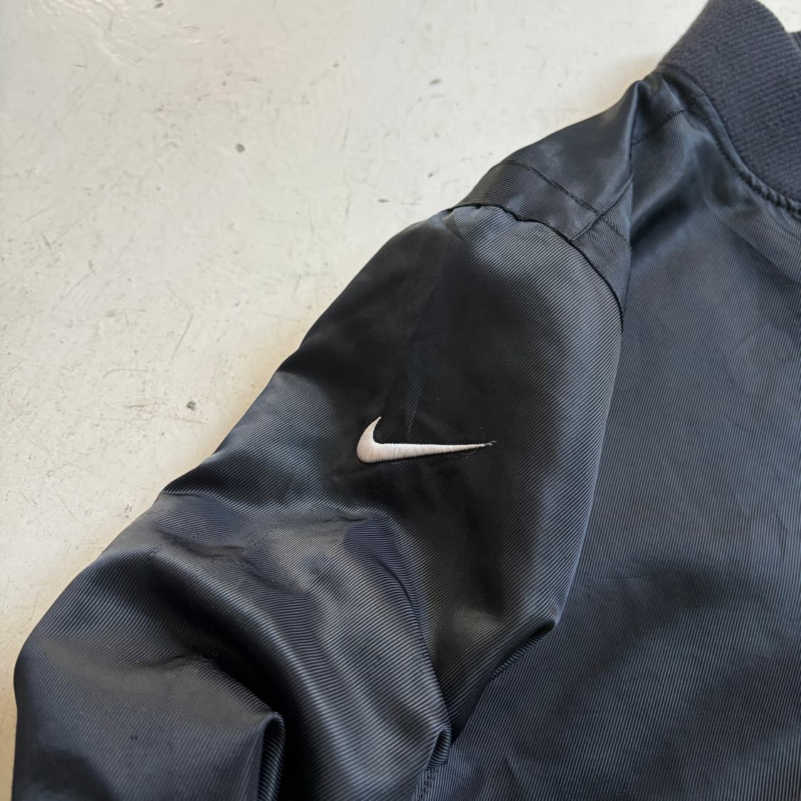 나이키 빈티지 르브론 제임슨 사틴 바시티 XL 상품이미지5