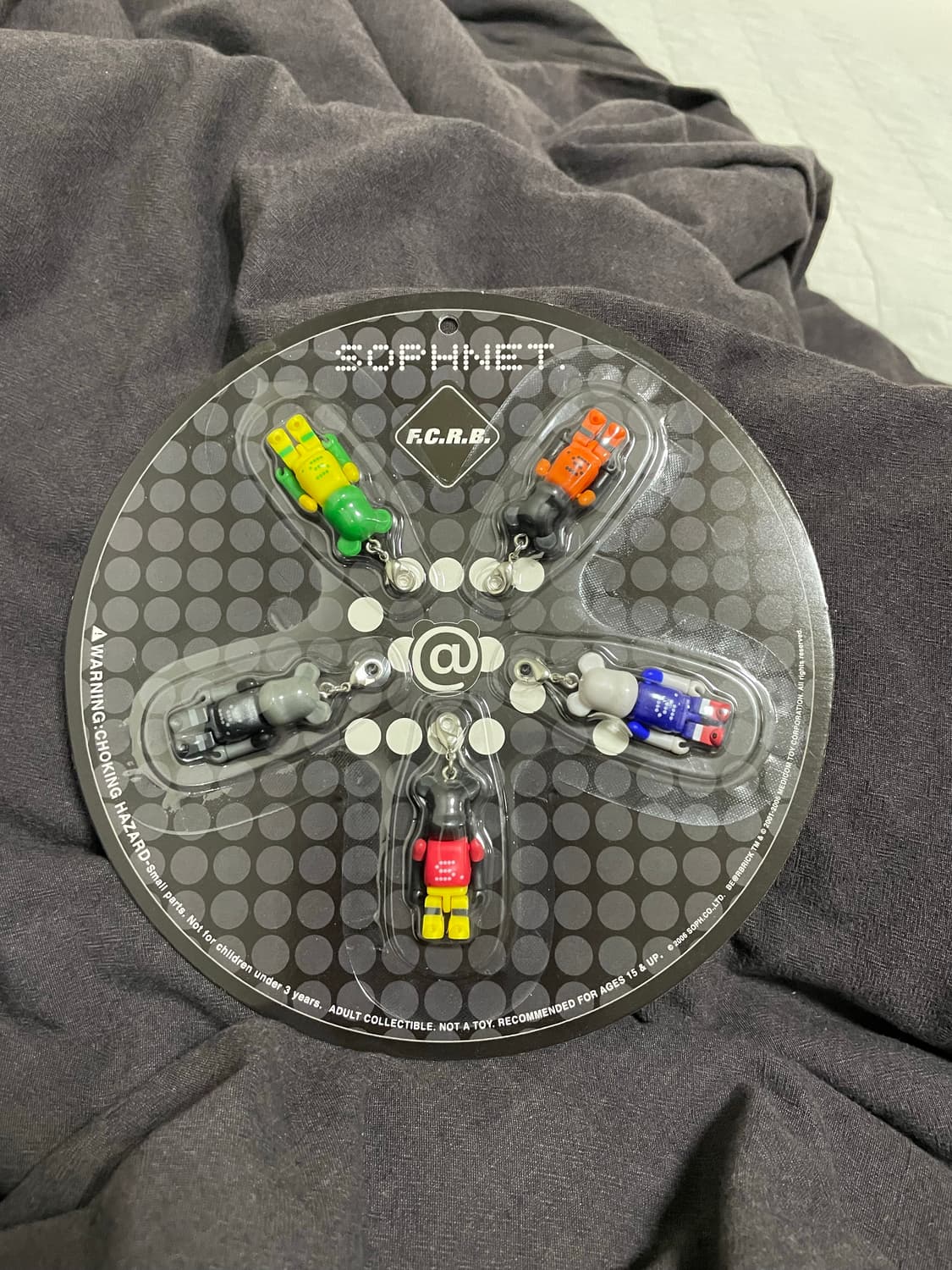 소프넷 fcrb 베어브릭 키링 상품이미지1