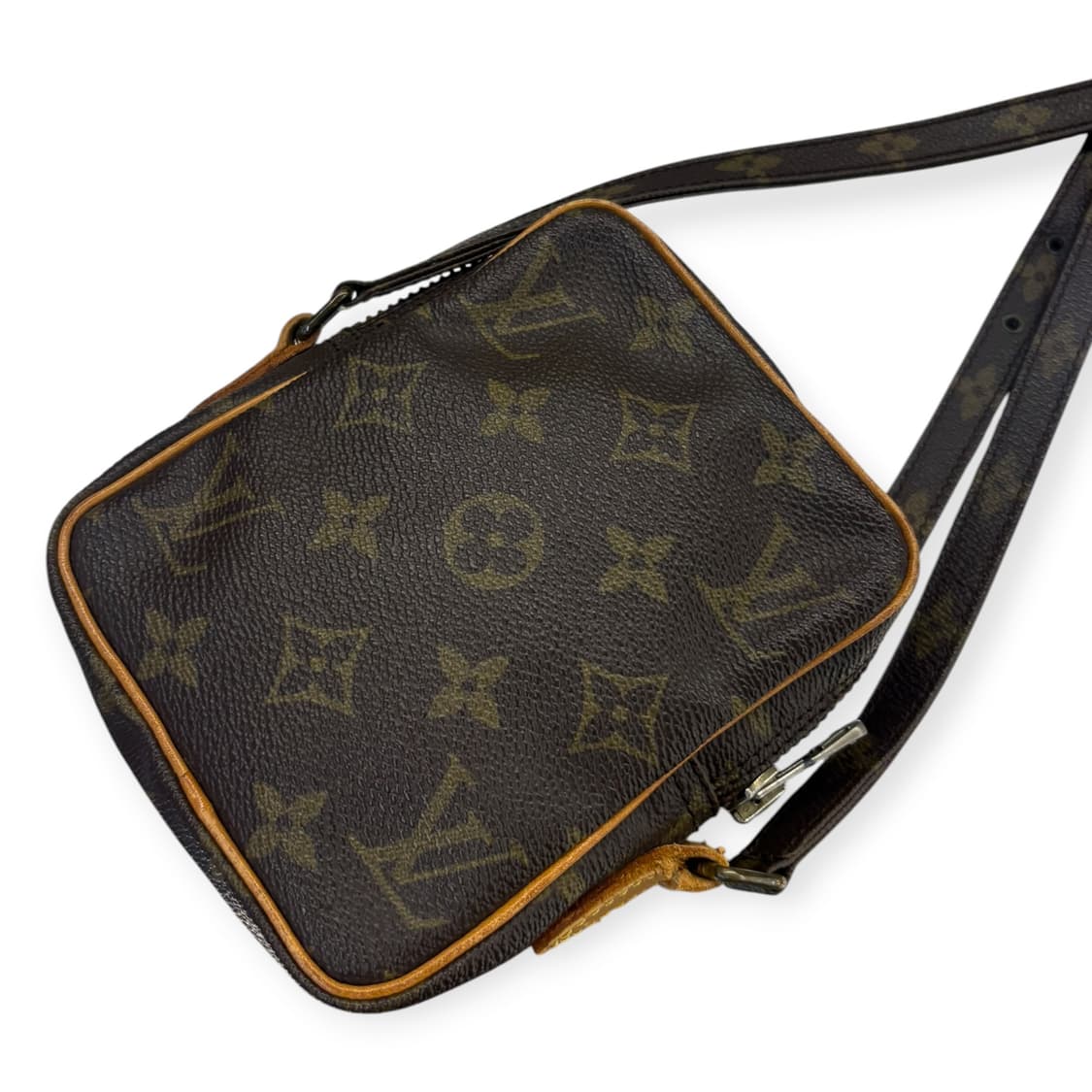 루이비통 모노그램 미니 디뉴브 크로스백 상품이미지5