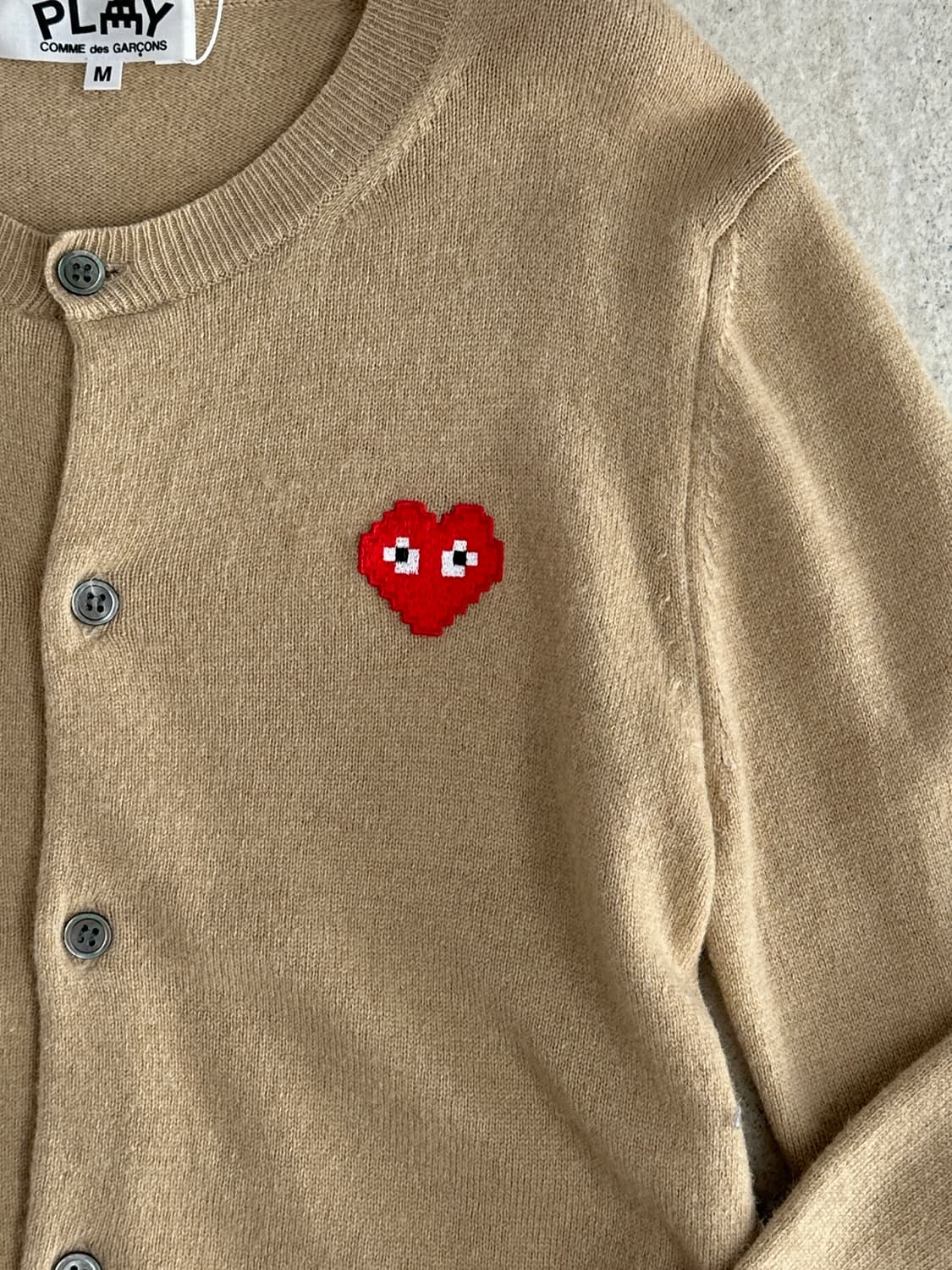 꼼데가르송 X 인베이더 23ss 카멜 울 가디건 상품이미지7