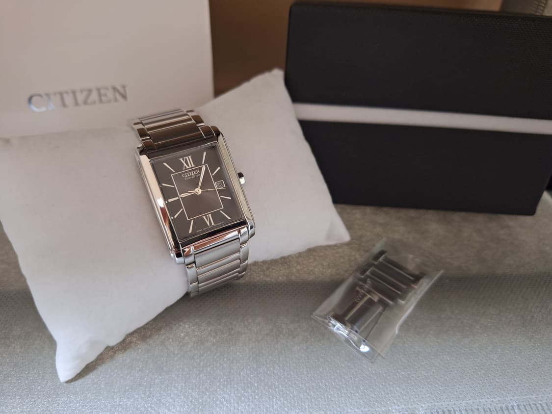 시티즌 탱크 에코드라이브 모델 판매합니다 상품이미지4