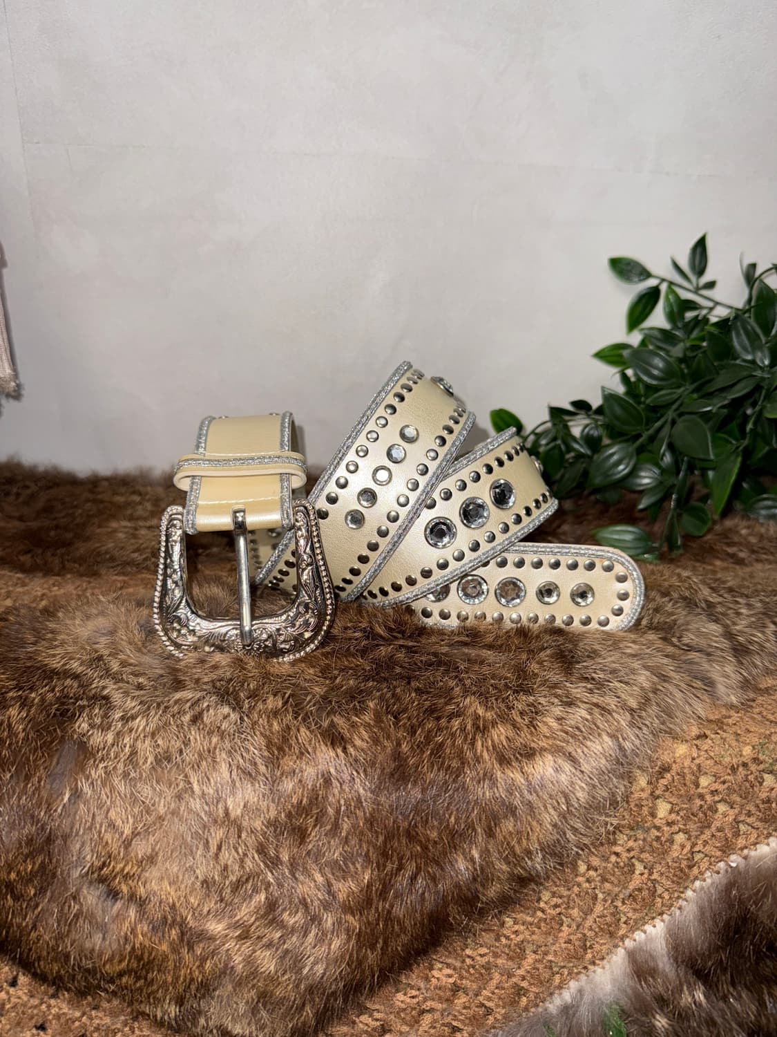 Metallic ivory cubic oriental buckle 벨트 상품이미지1