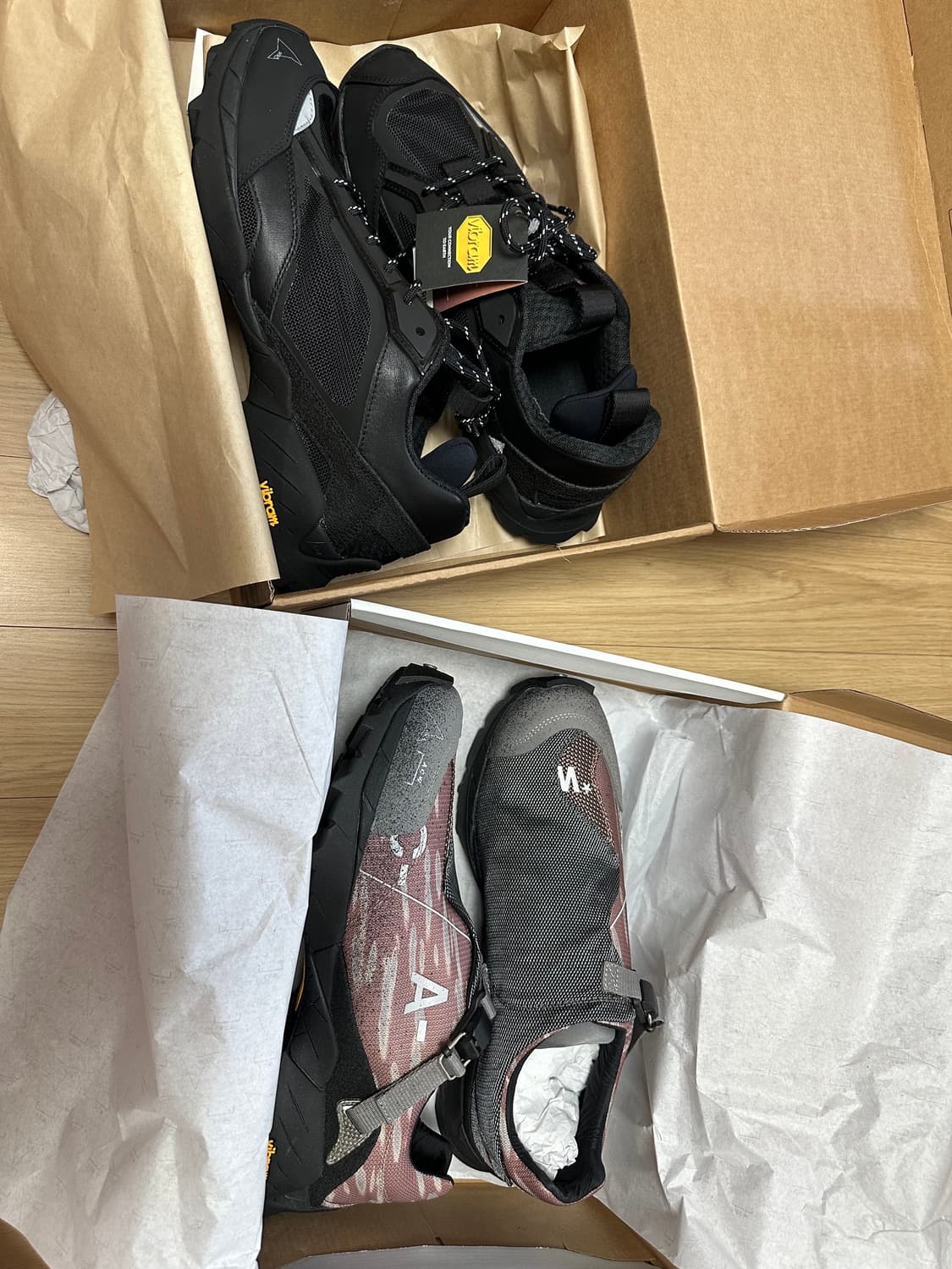 로아 어콜드월 미나르 콜라보 43 스니커즈 상품이미지9