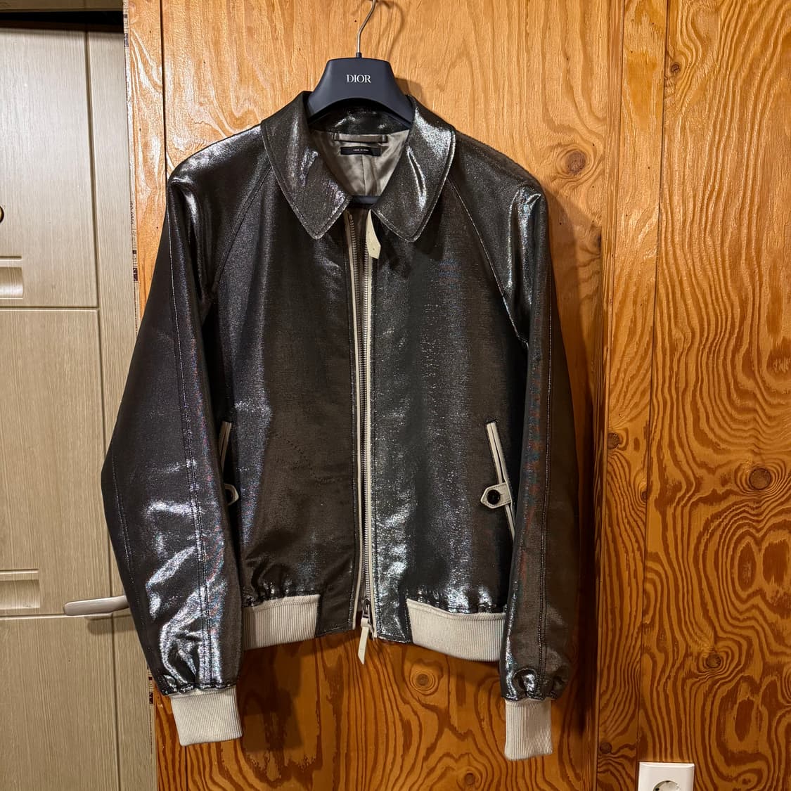 톰포드 메탈릭 봄버 자켓 판매 합니다. 상품이미지2