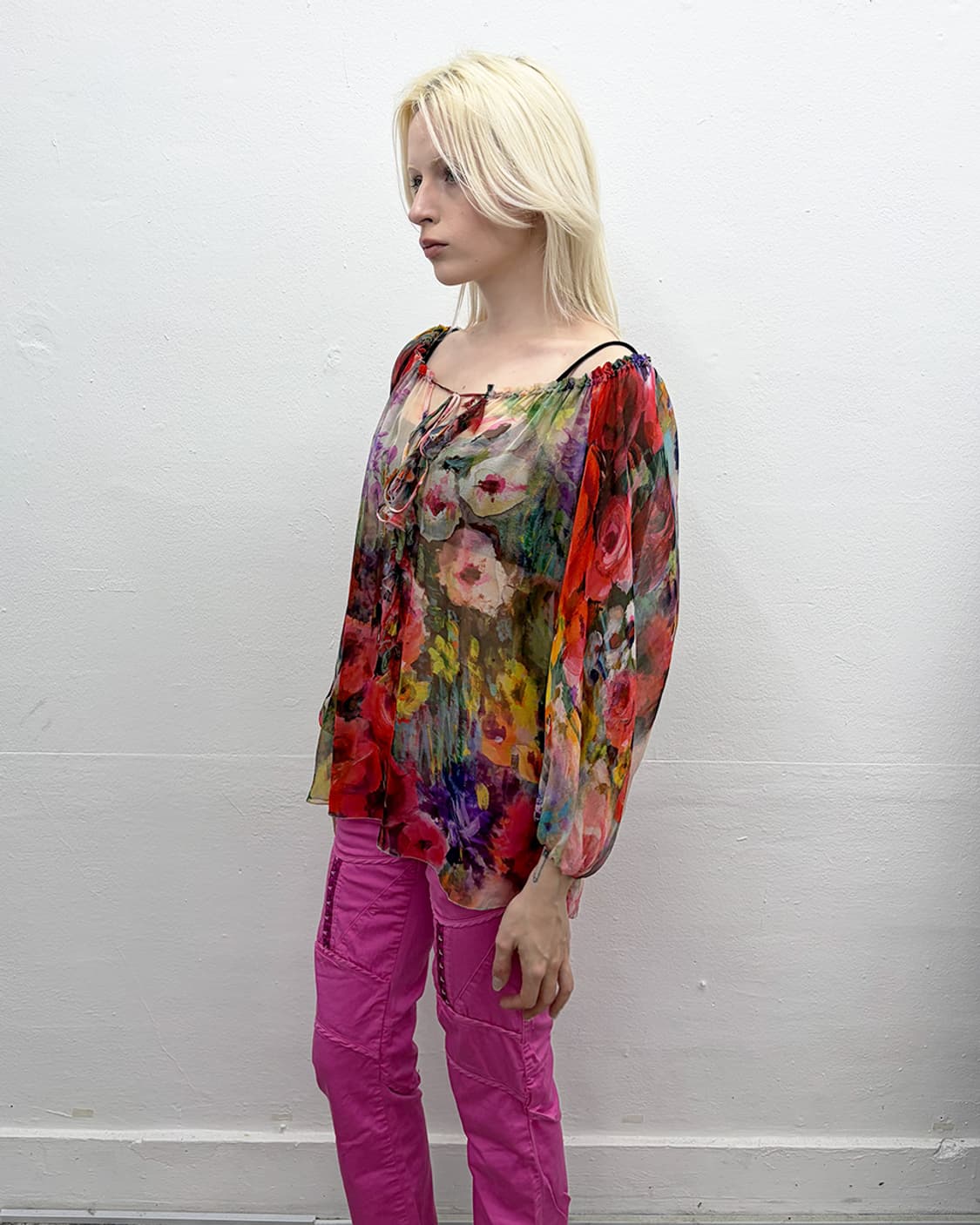 블루마린 플로럴 실크 블라우스 상품이미지3