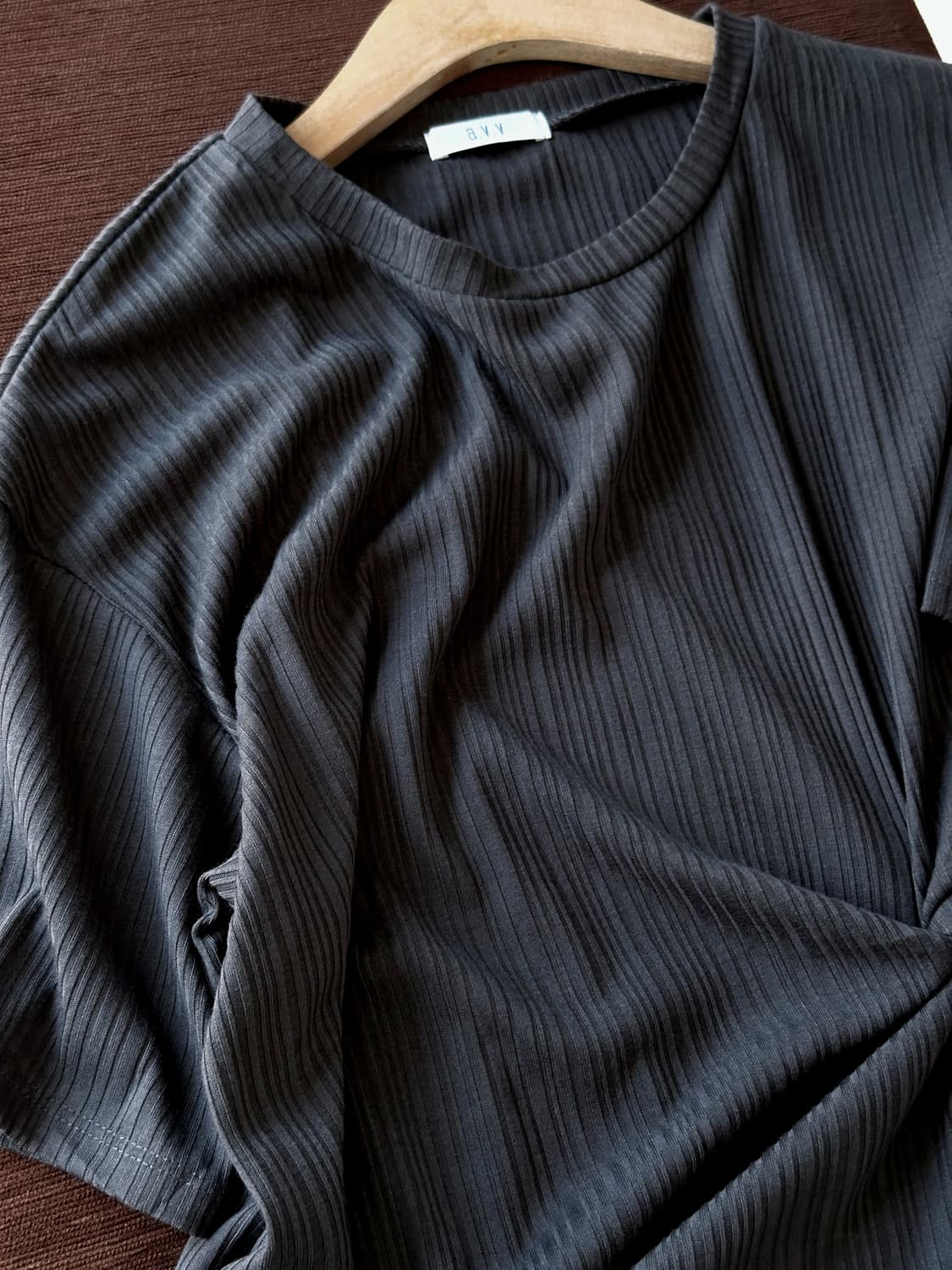 Irregular pattern stretched airy top 상품이미지5