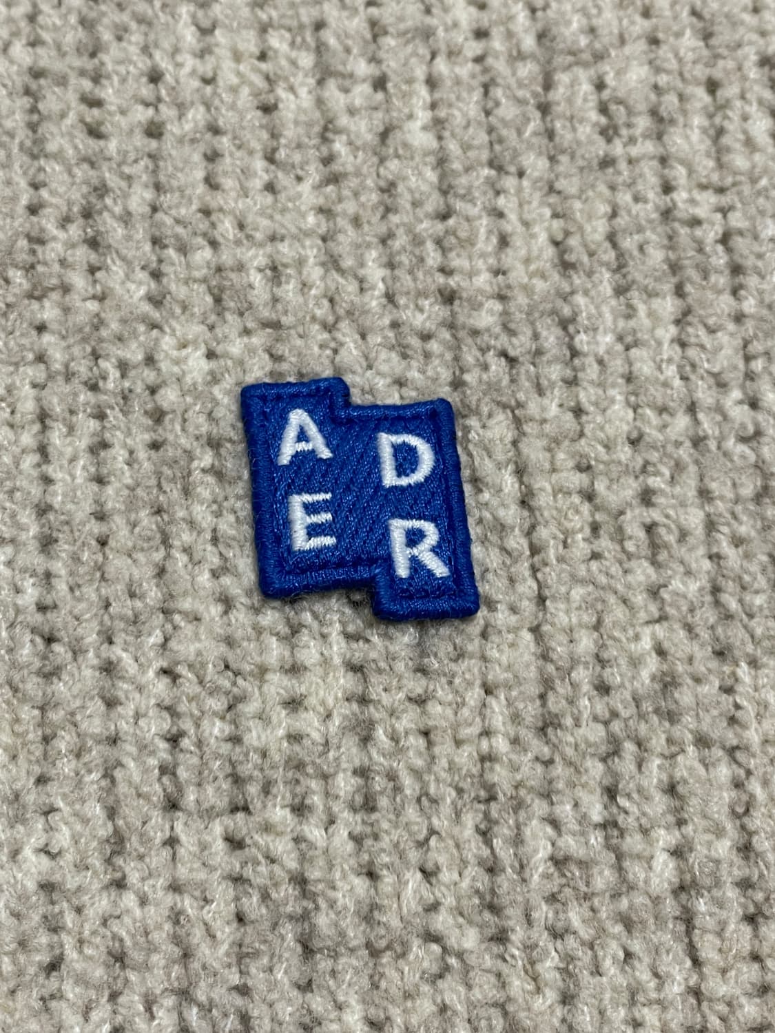 아더에러 니트집업 시그니피컨트 오트밀 상품이미지4