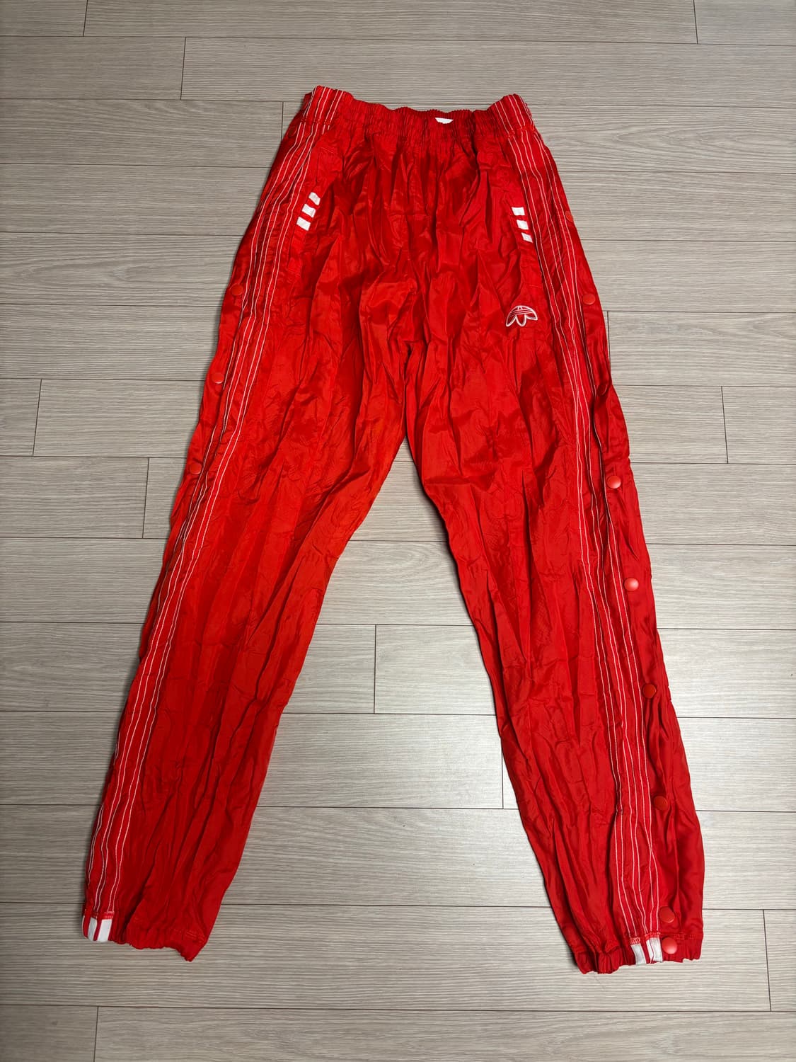 아디다스x 알렉산더왕 쭈글이 팬츠 판매합니다. 상품이미지1