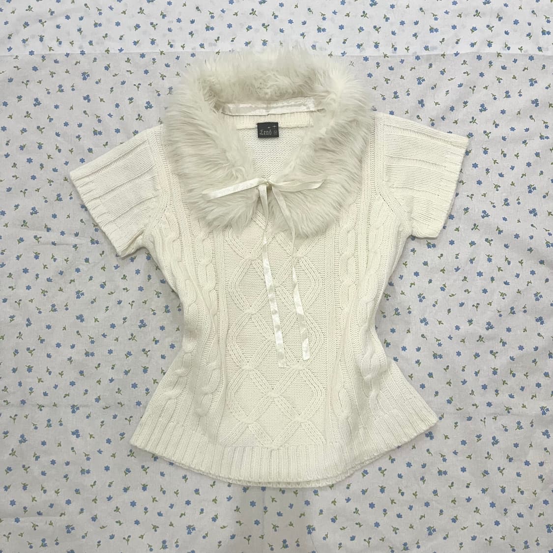 일브 달천깔 히메갸루 니트 퍼리본 로걀탑 리즈리사엑시즈팜트랄라라빈티지 상품이미지1