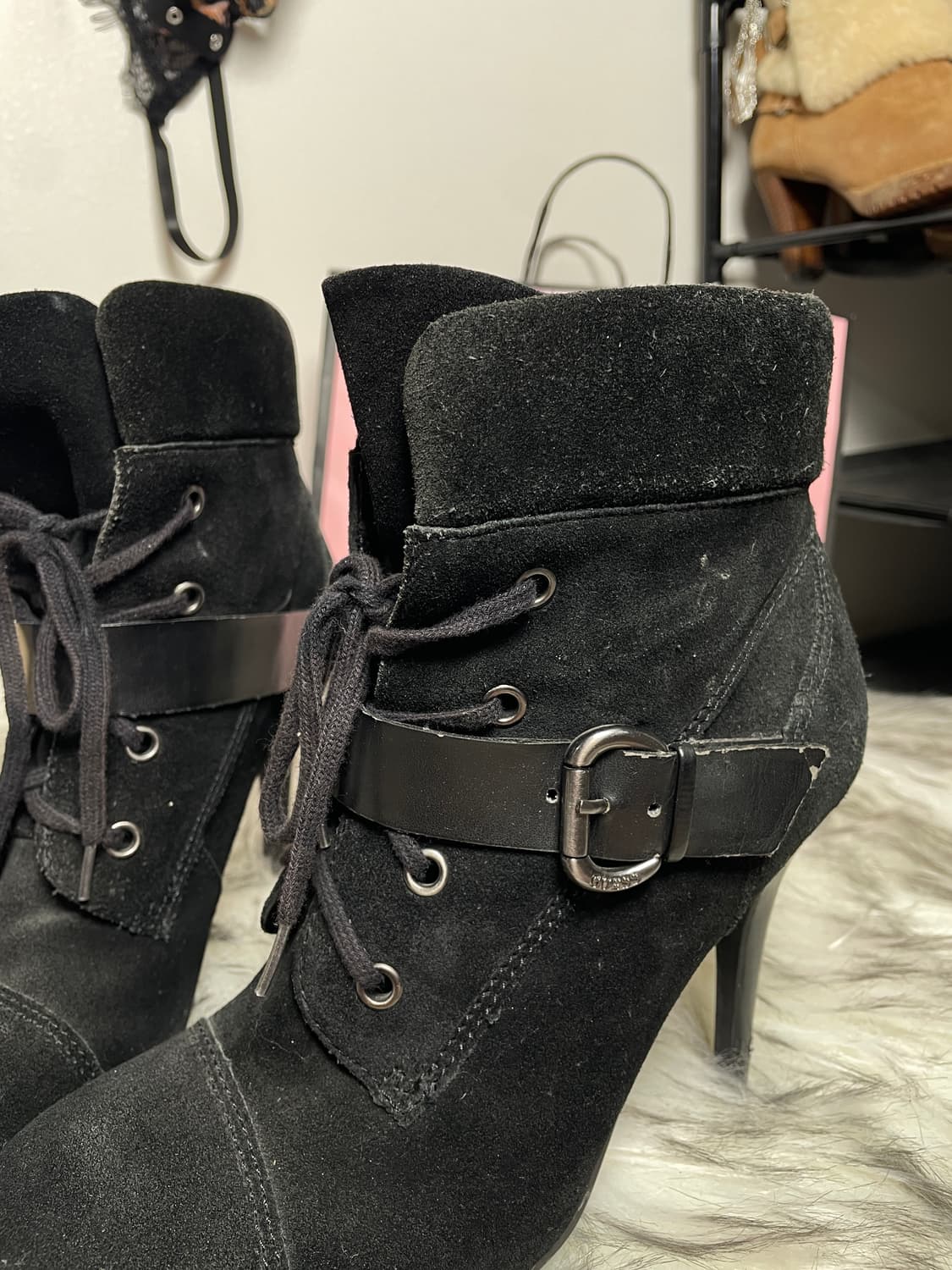 GUESS 버클 앵클 부츠힐 레이스업 상품이미지3