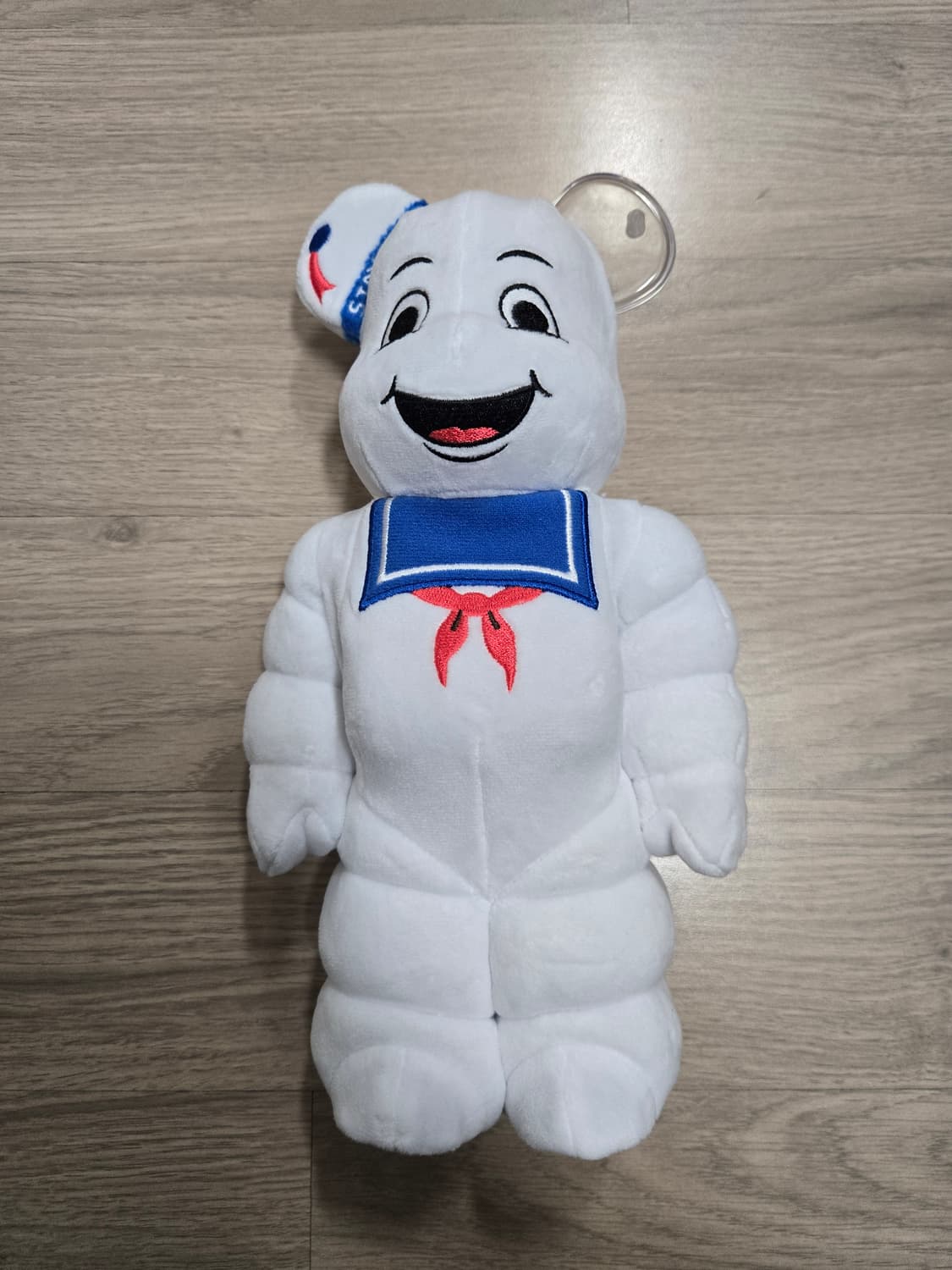 베어브릭 고스트버스터즈 스테이 퍼프트 마쉬멜로우 맨 코스튬 400% 상품이미지2