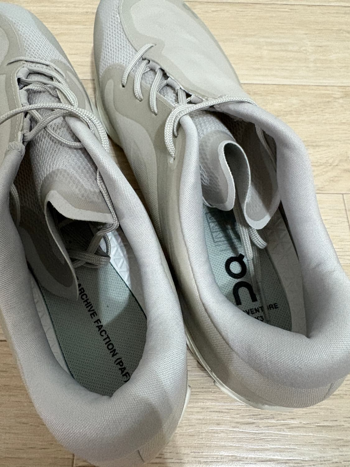 온 러닝 X 파프 / 클라우드벤쳐 피크 아이스 문 / 270 상품이미지6