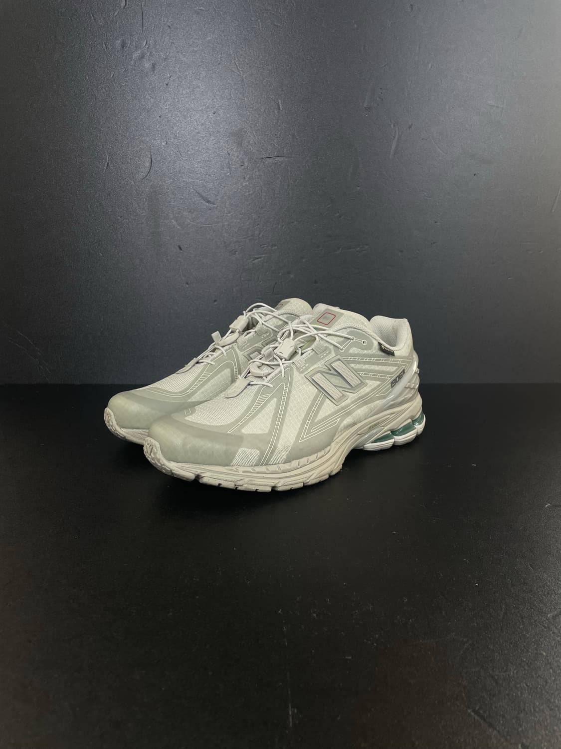 [275] 뉴발란스 1906R 고어텍스 스니커즈 상품이미지1