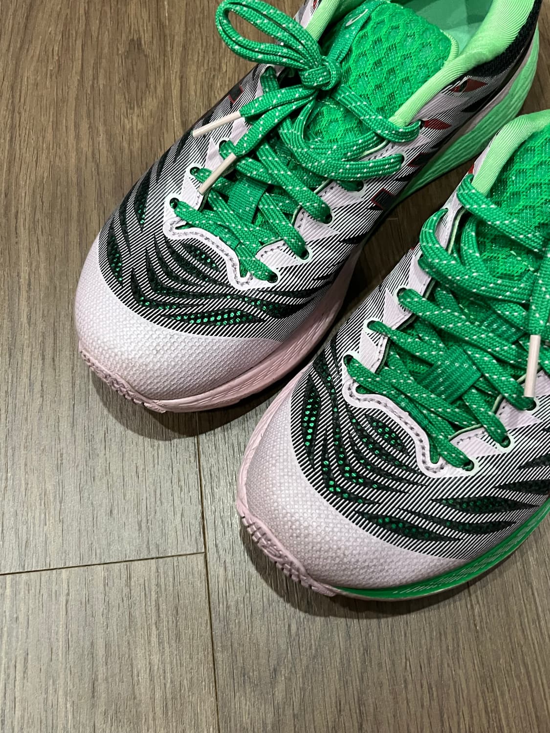 키코 코스타디노프 아식스 젤 카야노 230 상품이미지2