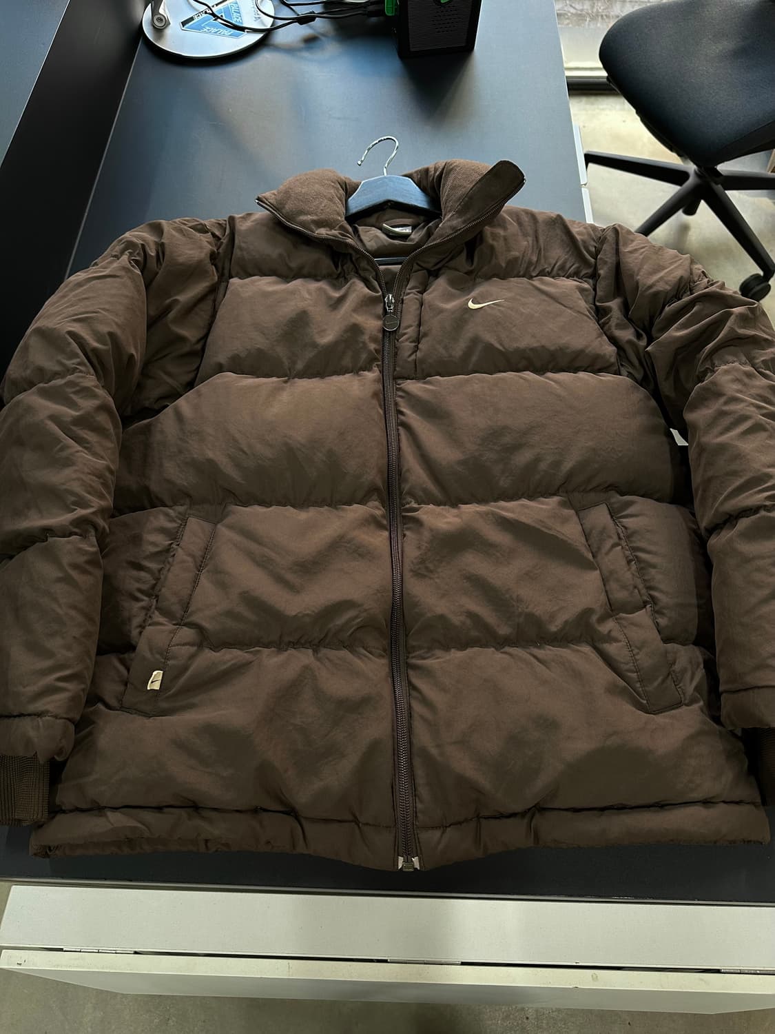 나이키 스우시 덕다운 초코바닐라 패딩 푸퍼자켓 상품이미지4