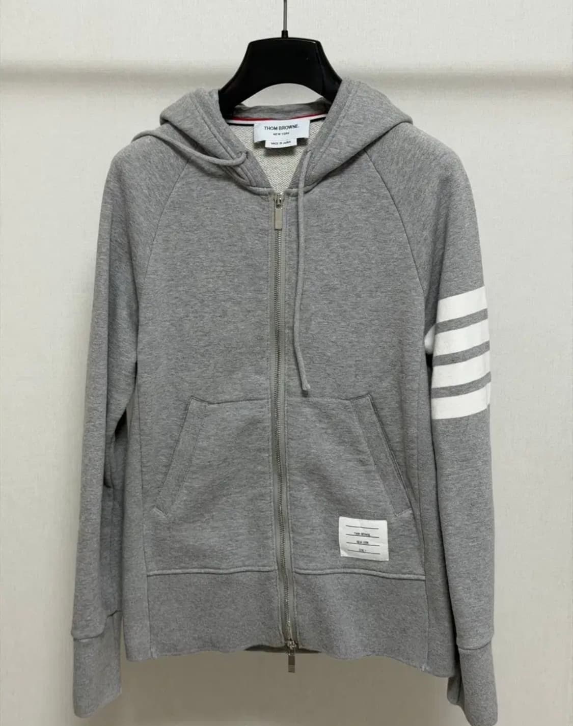 톰브라운 후드집업 상품이미지1