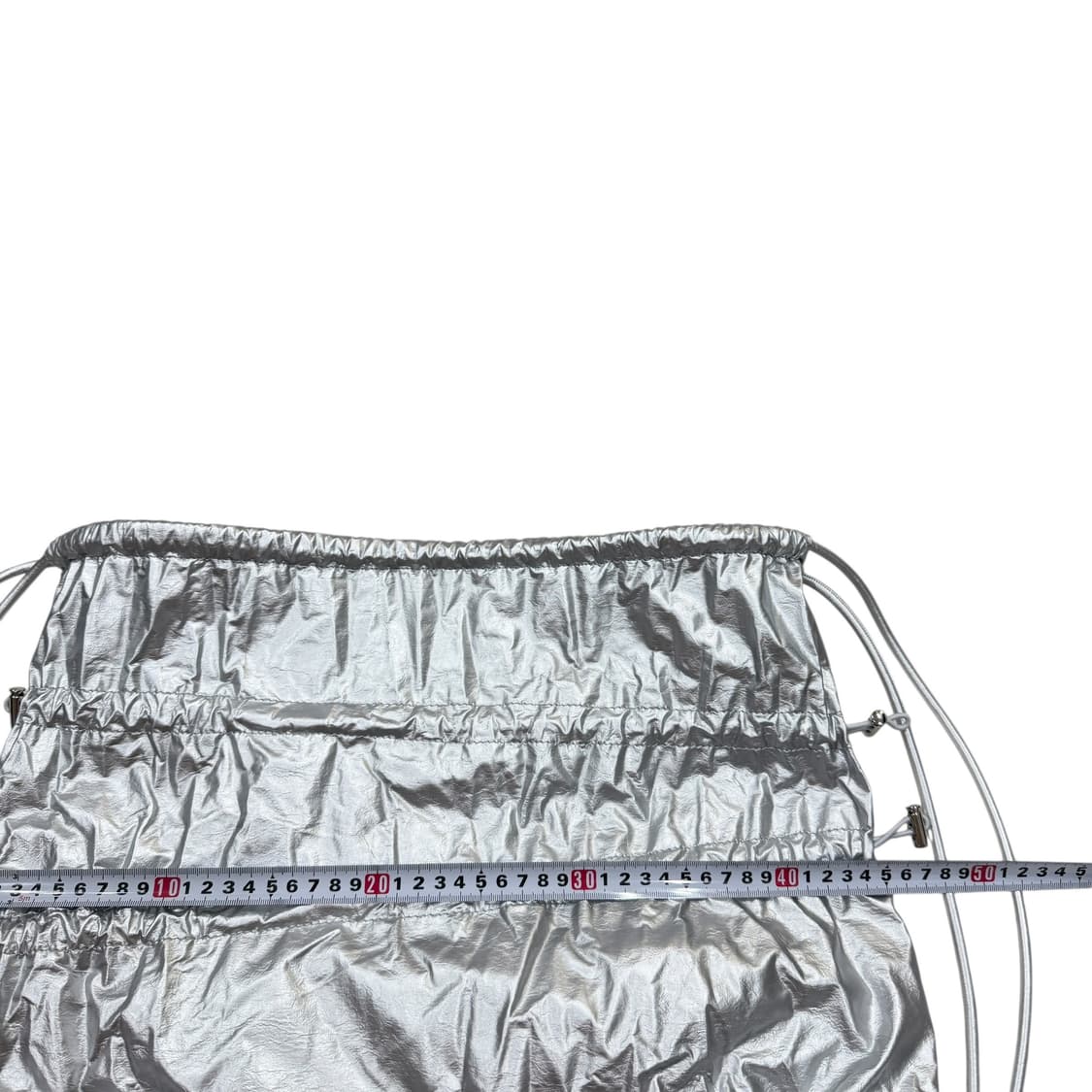 OIOI 코스모 로고 셔링 짐색 가방 실버 그레이 상품이미지8