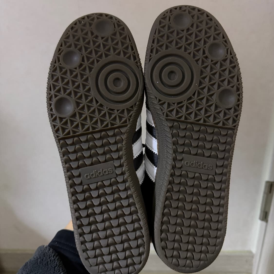 아디다스 삼바 OG  블랙&화이트 B75807 (245-250) 상품이미지5