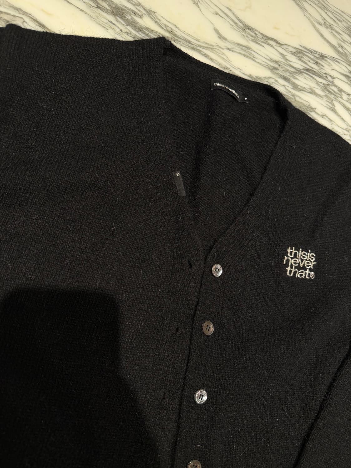 디스이즈네버댓 앙고라 크롭니트 상품이미지3